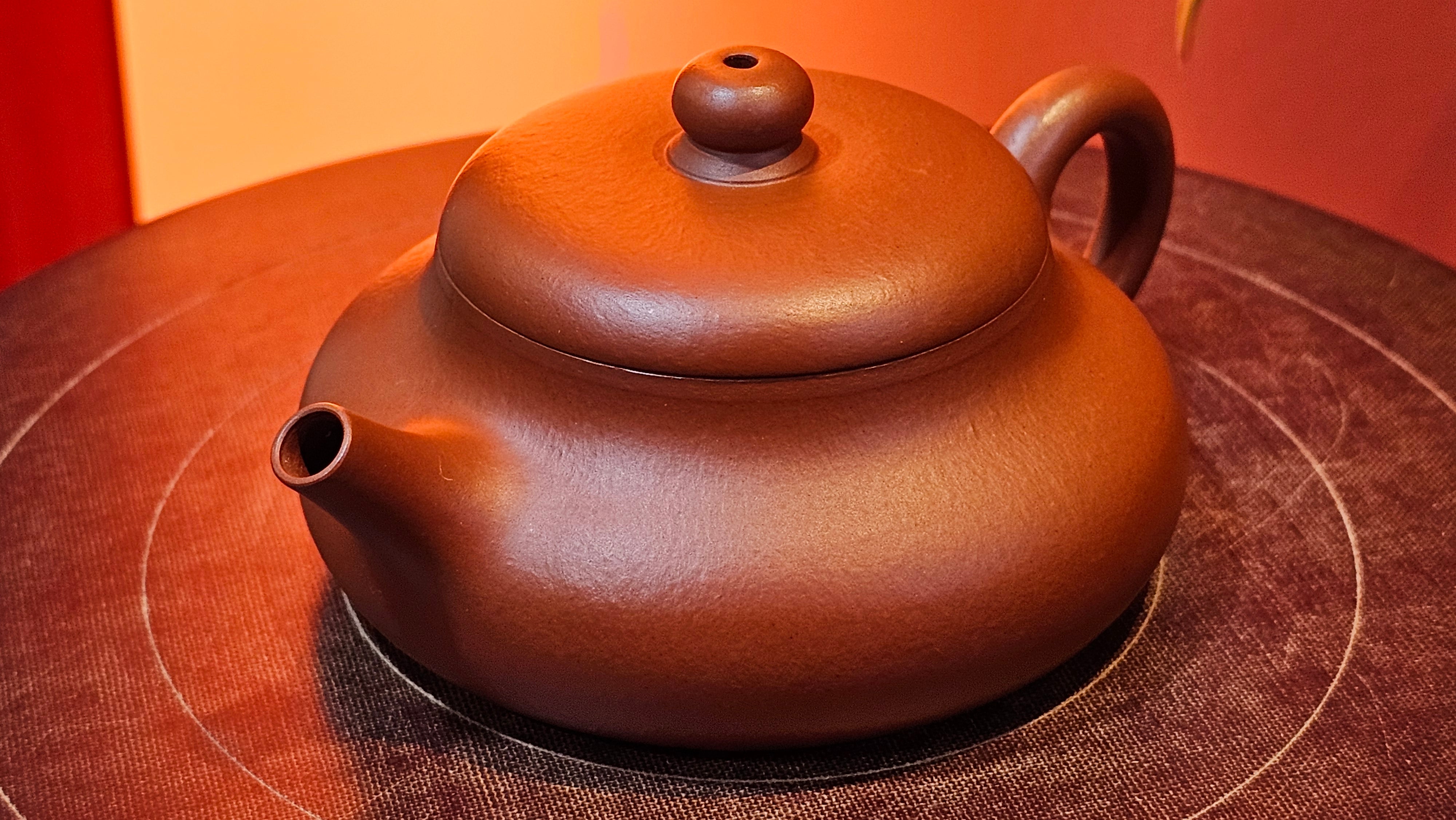 Jing Le 静乐 ~ "Quiet happiness", 82.8ml, Xiao Mei Yao Zhu Ni 小煤窑朱泥, by our Collaborative Craftsman Wang Xing 王兴 ~ Congratulations to Mr C.H.! 1833hrs 27th Nov 2025, Bingen am Rhein! Germany🇩🇪!