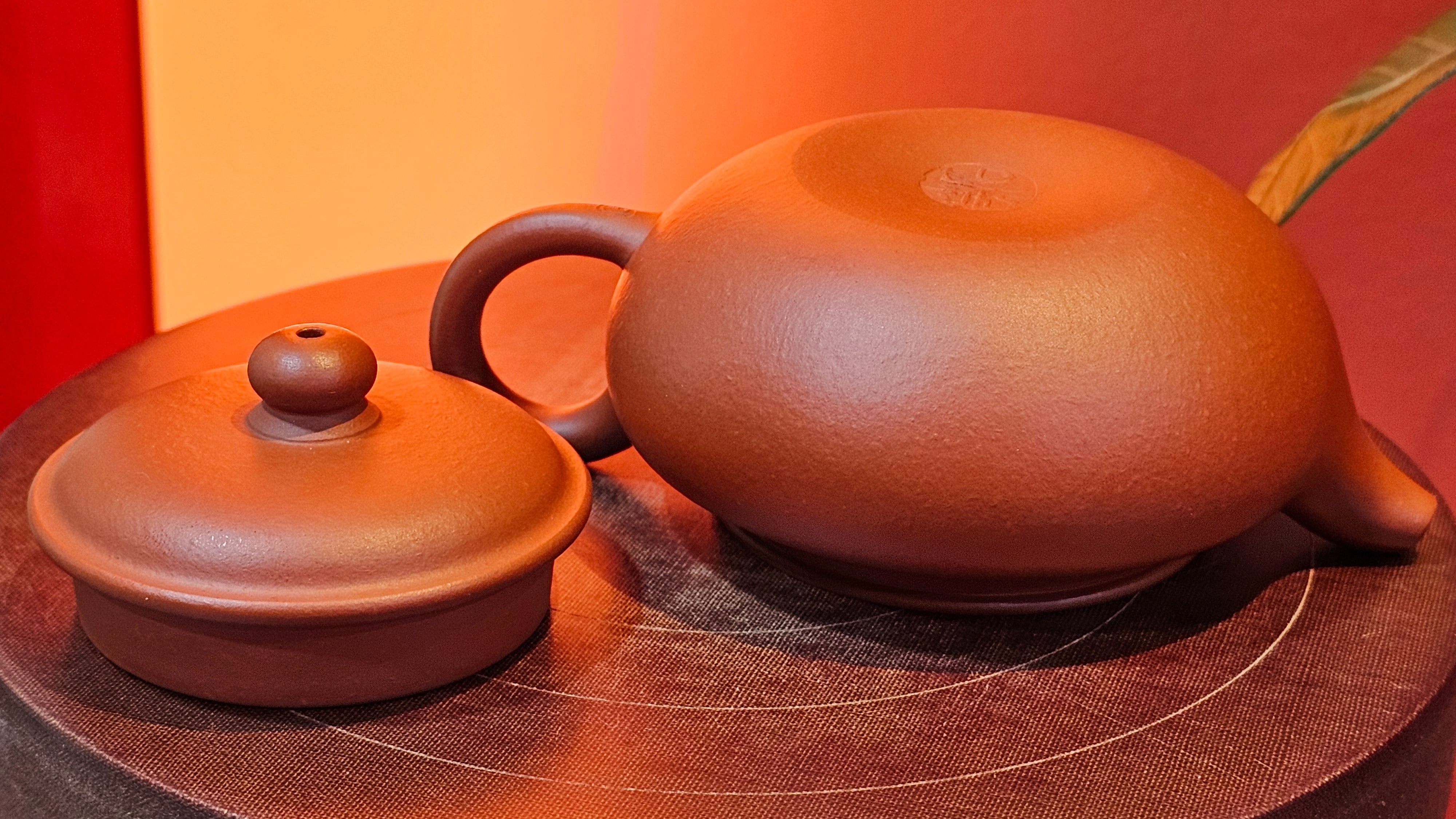 Fang Gu 仿古, 143.2ml, Xiao Mei Yao Zhu Ni 小煤窑朱泥, by Craftsman Shi Yun 石芸 ~ Congratulations!to Ms L.L.! 0744hrs 29th Nov 2025, Branchburg, NJ!