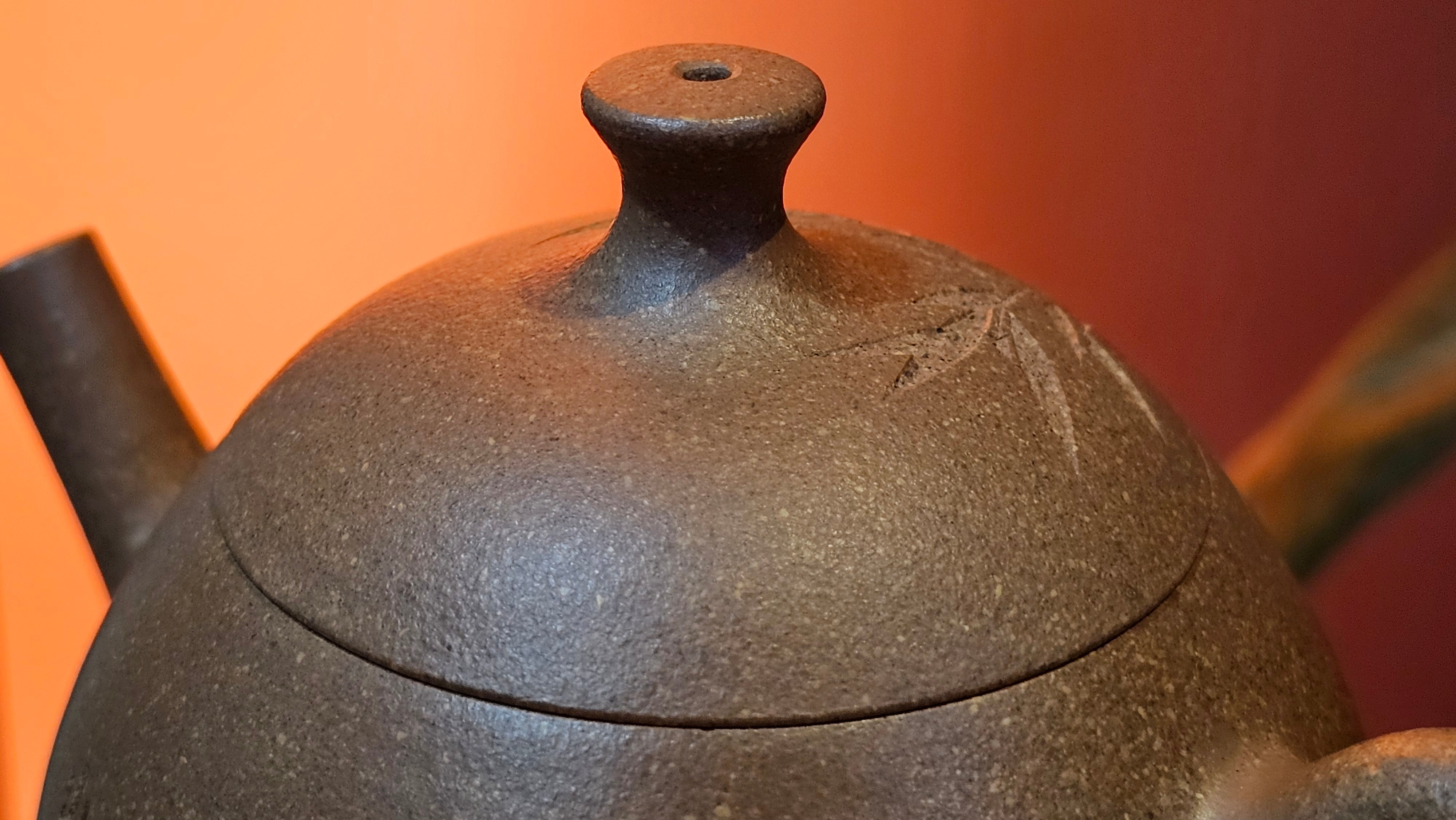 Gao Xiu Hu《高秀壶》, 181.2ml, Bao Shan Duan Ni 宝山段泥, by Craftsman Zhu Shu 朱舒 ~ With Engraving of Bamboos and Verse in Zhuan Shu 篆书 by Craftsman Yi Cheng 逸成!~Congratulations to Mr A.D.P.! 2242hrs 27th Nov 2025, Forest! Belgium🇧🇪!