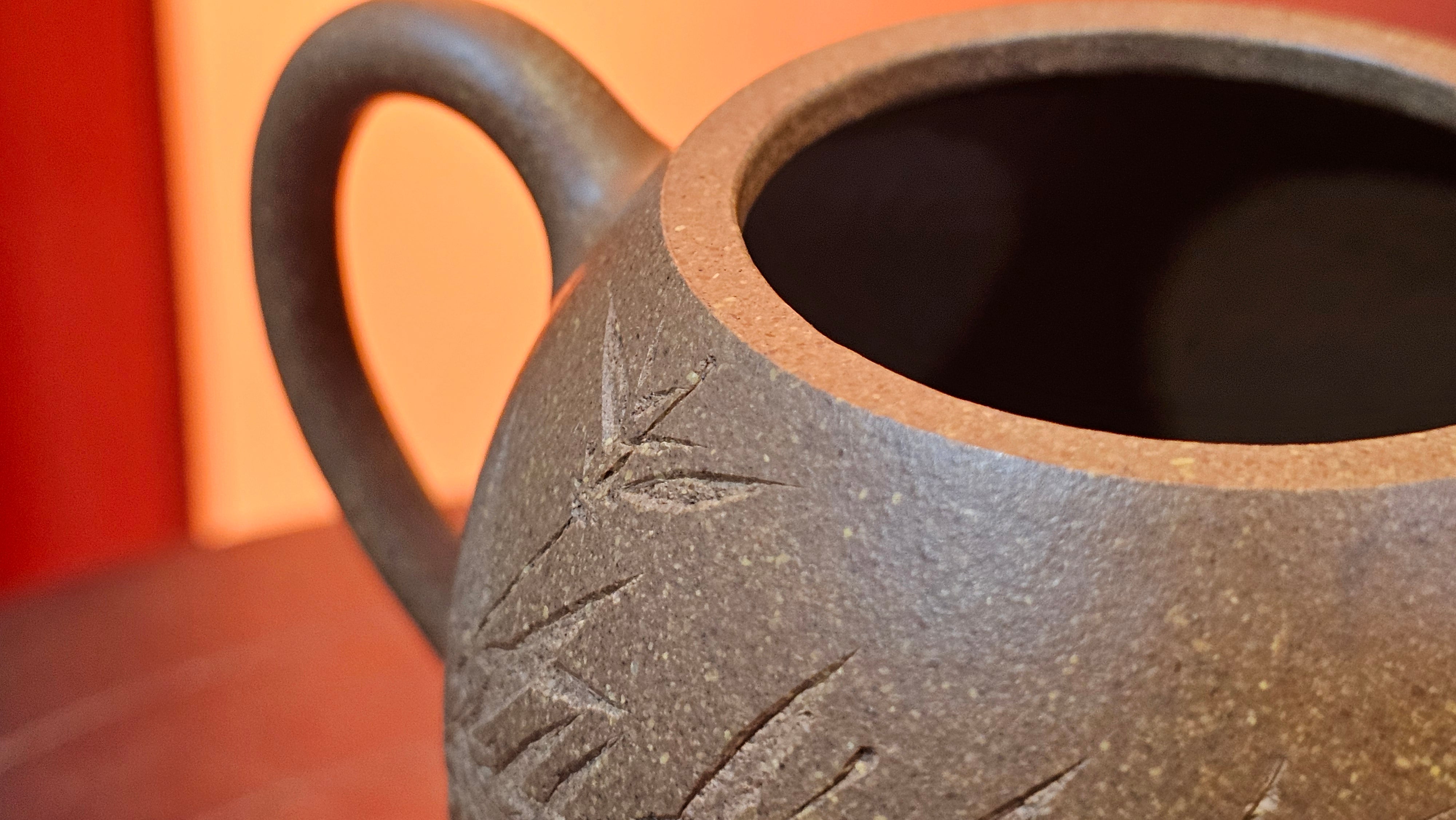 Gao Xiu Hu《高秀壶》, 181.2ml, Bao Shan Duan Ni 宝山段泥, by Craftsman Zhu Shu 朱舒 ~ With Engraving of Bamboos and Verse in Zhuan Shu 篆书 by Craftsman Yi Cheng 逸成!~Congratulations to Mr A.D.P.! 2242hrs 27th Nov 2025, Forest! Belgium🇧🇪!