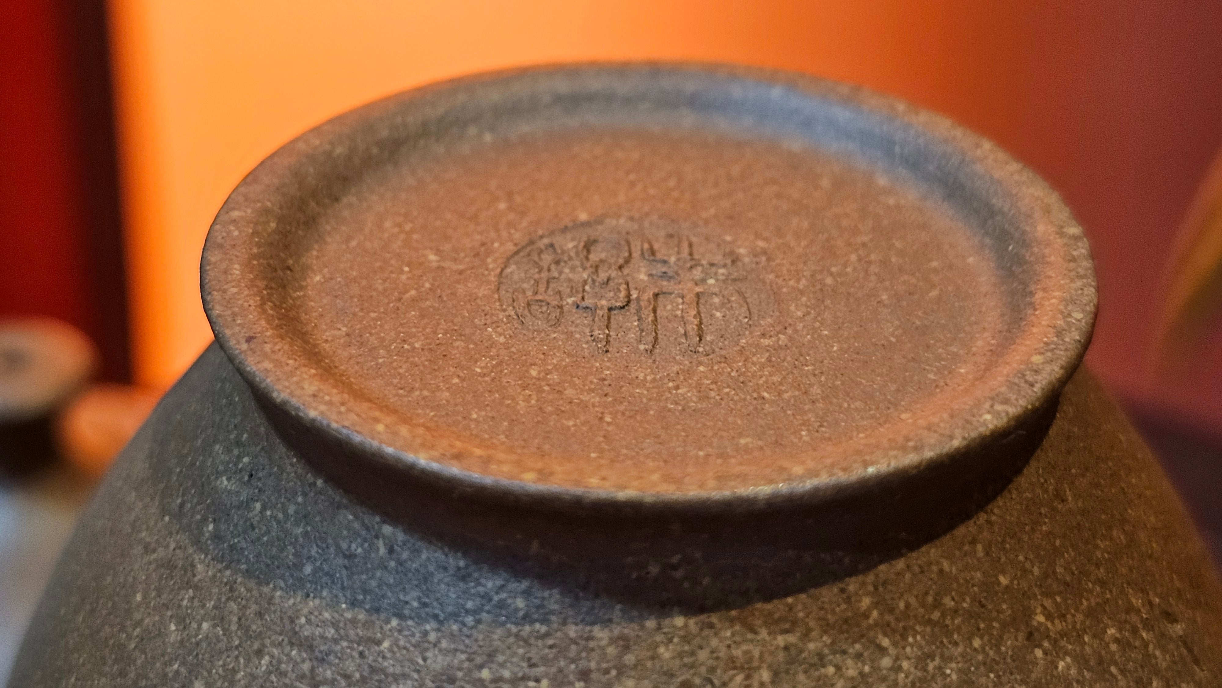 Gao Xiu Hu《高秀壶》, 182.9ml, Bao Shan Duan Ni 宝山段泥, by Craftsman Zhu Shu 朱舒 ~ With Engraving of Bamboos and Verse in Zhuan Shu 篆书 by Craftsman Yi Cheng 逸成!~ Congratulations!to Ms E.A.! 0009hrs 28th Nov 2025, Vineland! NJ!