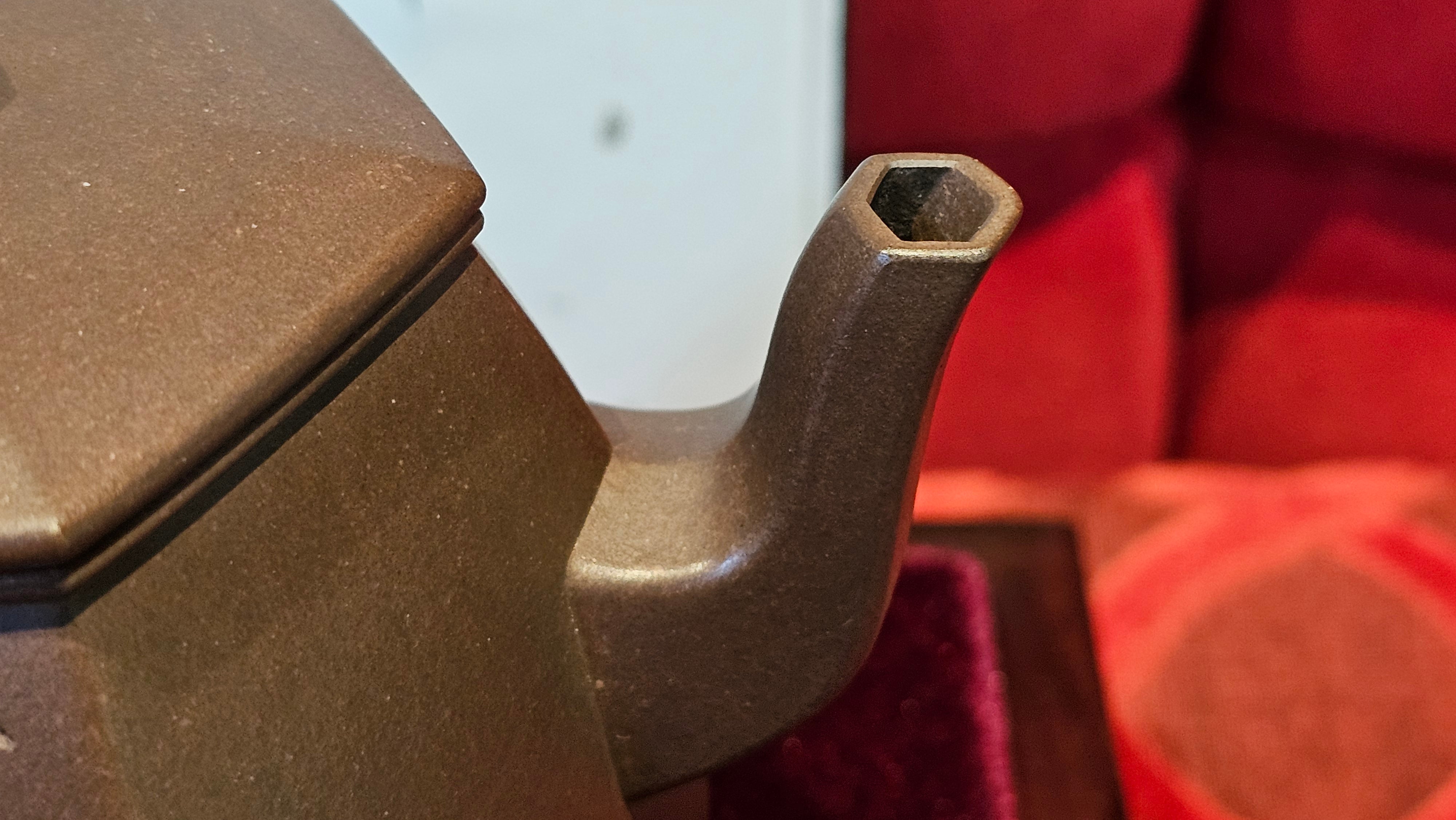 《凌雅六方》~ 六件套组 "Ling Ya Liu Si Fang", WORLD DEBUT! SET of Six (Pitcher, Matching Twin Cups & Twin Trays), Di Cao Qing, by L2A Senior Consummate Artist Yuan Hui! Orchid Engraving by Jin Li ~ Congratulations!to Mr L.C.! 2158hrs 28th Nov 2025, Taylors! SC!