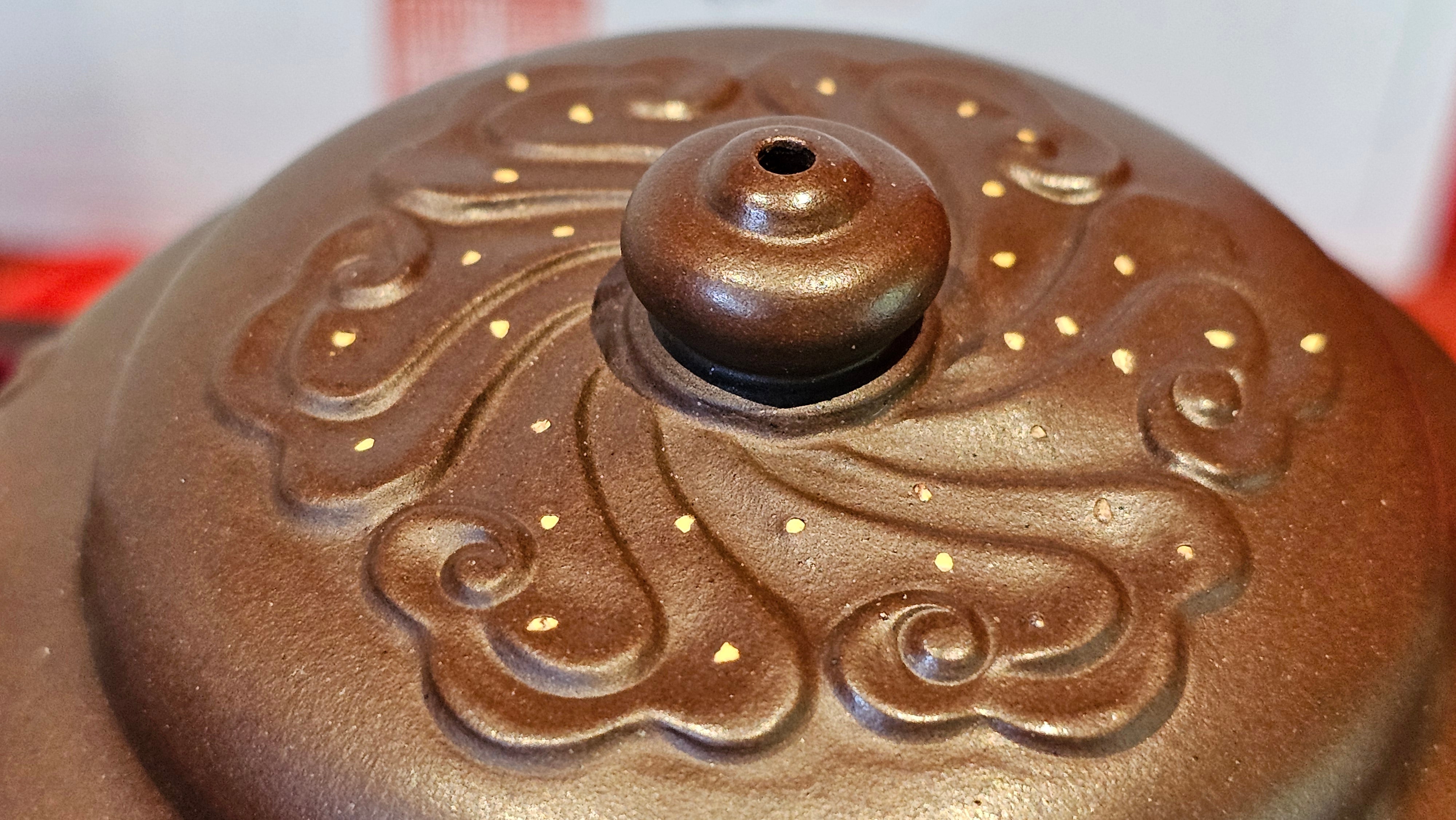 《禅莲宝瓶》"Chan Lian Bao Ping", 215.9ml, High Fired ~ Gao Wen Zi Ni, Ornate Ru Yi Motif Clay Sculpting! with Gold Appliqué! ~ Brand New Design & Crafted by L3A Consummate Master Artist Li Yan Ru ~ Congrats to Mr J.G.! 1235hrs 29th Nov, New Orleans! LA!