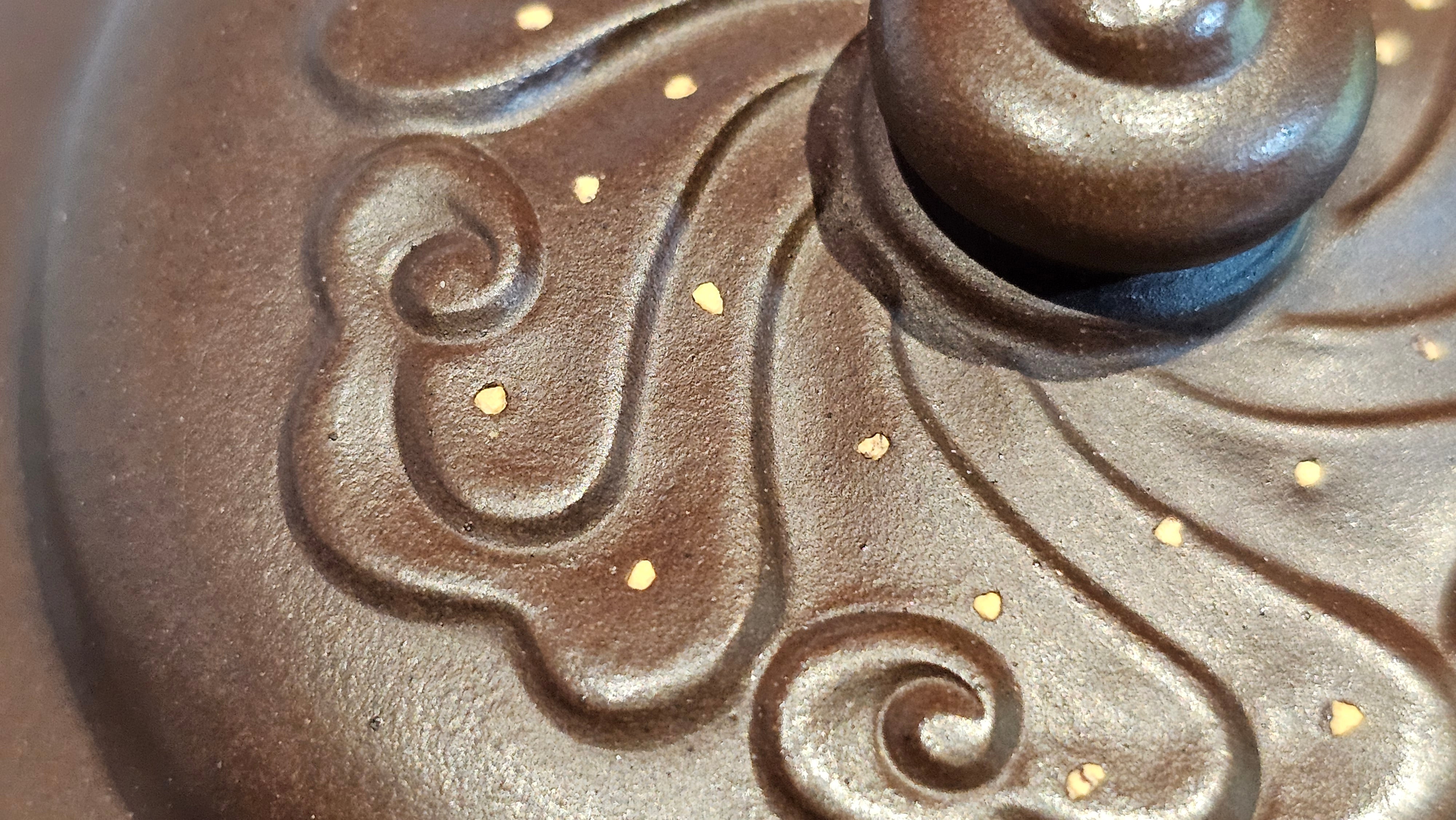 《禅莲宝瓶》"Chan Lian Bao Ping", 215.9ml, High Fired ~ Gao Wen Zi Ni, Ornate Ru Yi Motif Clay Sculpting! with Gold Appliqué! ~ Brand New Design & Crafted by L3A Consummate Master Artist Li Yan Ru ~ Congrats to Mr J.G.! 1235hrs 29th Nov, New Orleans! LA!