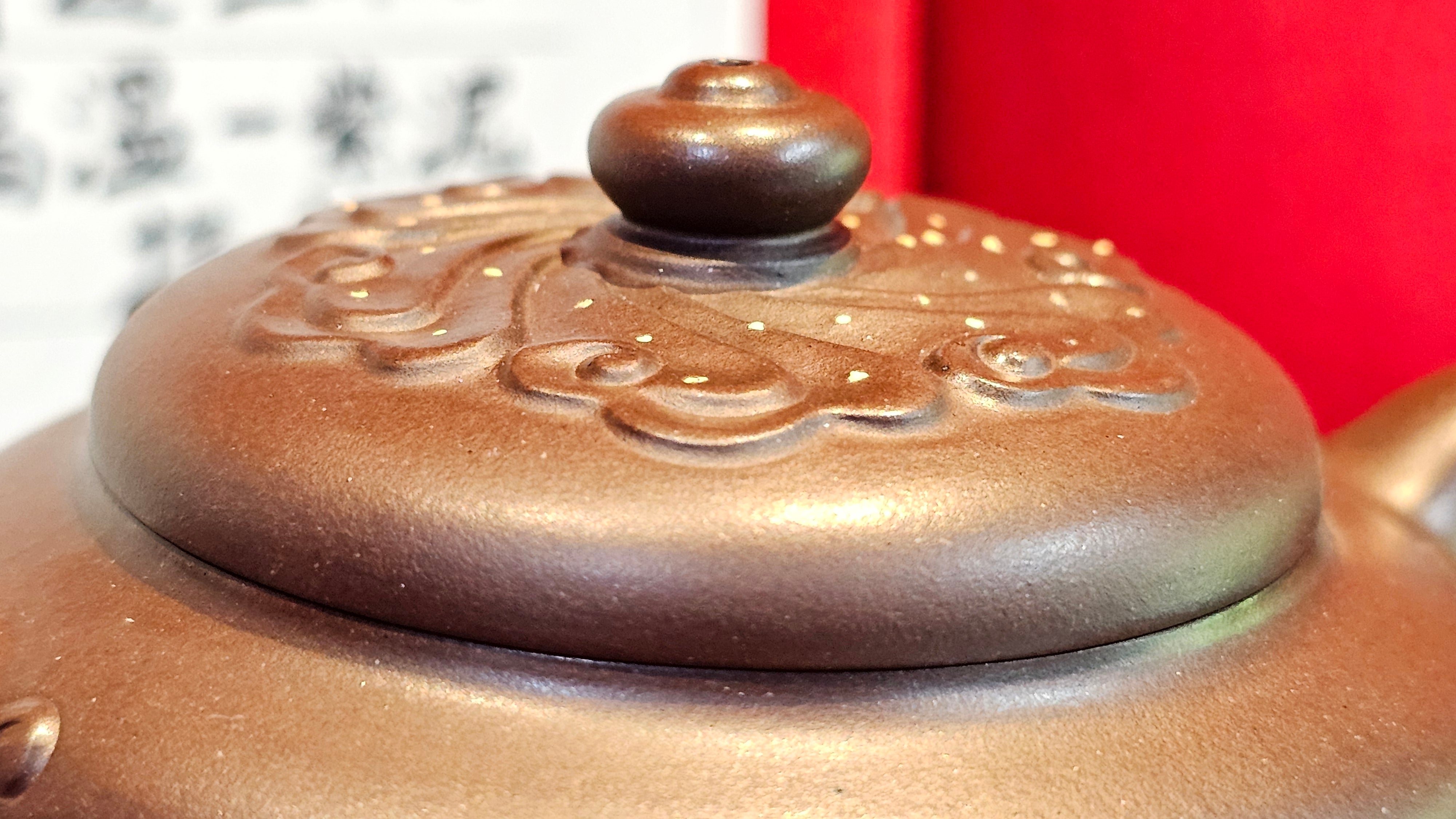 《禅莲宝瓶》"Chan Lian Bao Ping", 215.9ml, High Fired ~ Gao Wen Zi Ni, Ornate Ru Yi Motif Clay Sculpting! with Gold Appliqué! ~ Brand New Design & Crafted by L3A Consummate Master Artist Li Yan Ru ~ Congrats to Mr J.G.! 1235hrs 29th Nov, New Orleans! LA!