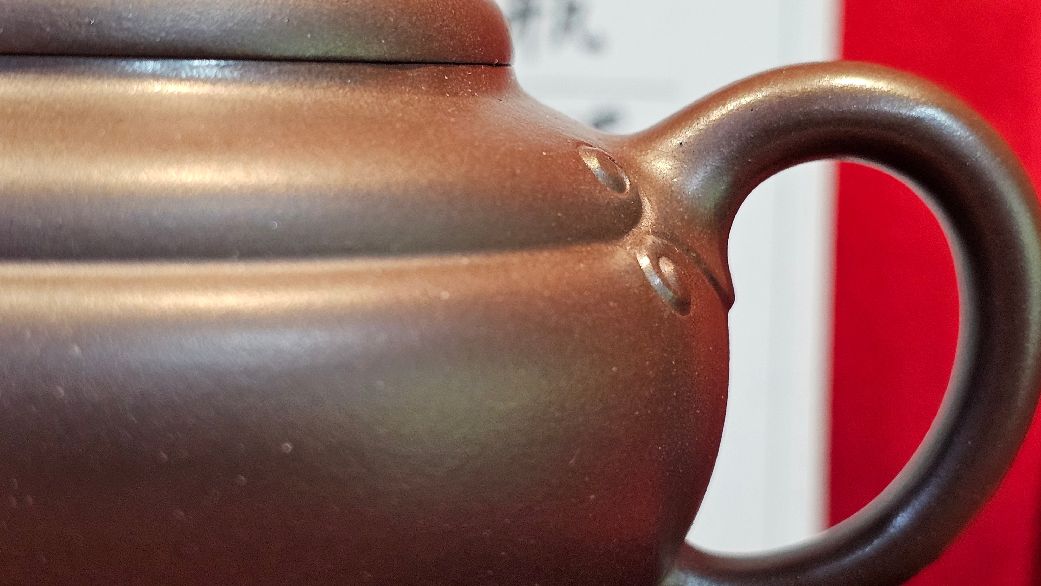 《禅莲宝瓶》"Chan Lian Bao Ping", 215.9ml, High Fired ~ Gao Wen Zi Ni, Ornate Ru Yi Motif Clay Sculpting! with Gold Appliqué! ~ Brand New Design & Crafted by L3A Consummate Master Artist Li Yan Ru ~ Congrats to Mr J.G.! 1235hrs 29th Nov, New Orleans! LA!