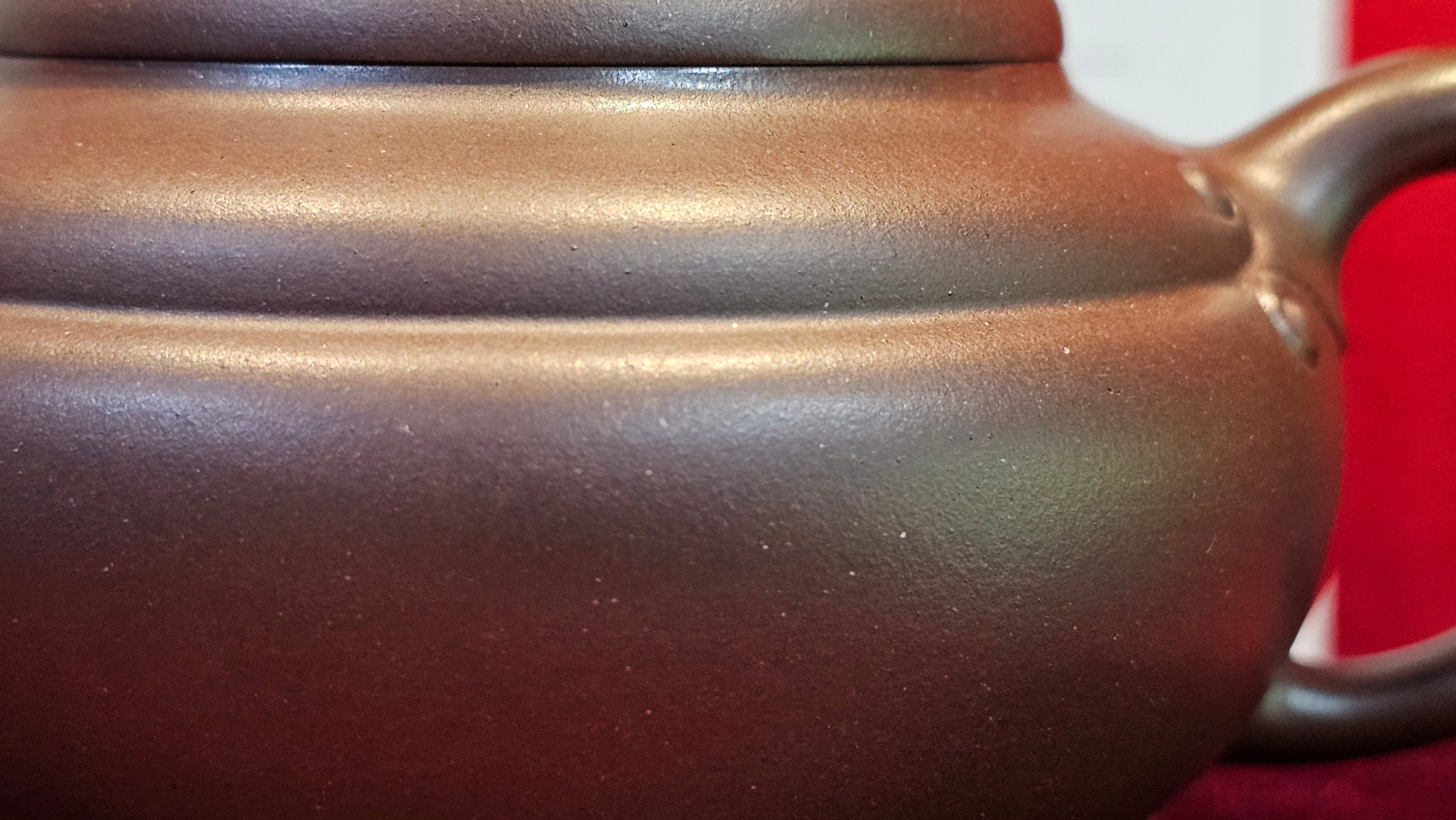 《禅莲宝瓶》"Chan Lian Bao Ping", 215.9ml, High Fired ~ Gao Wen Zi Ni, Ornate Ru Yi Motif Clay Sculpting! with Gold Appliqué! ~ Brand New Design & Crafted by L3A Consummate Master Artist Li Yan Ru ~ Congrats to Mr J.G.! 1235hrs 29th Nov, New Orleans! LA!