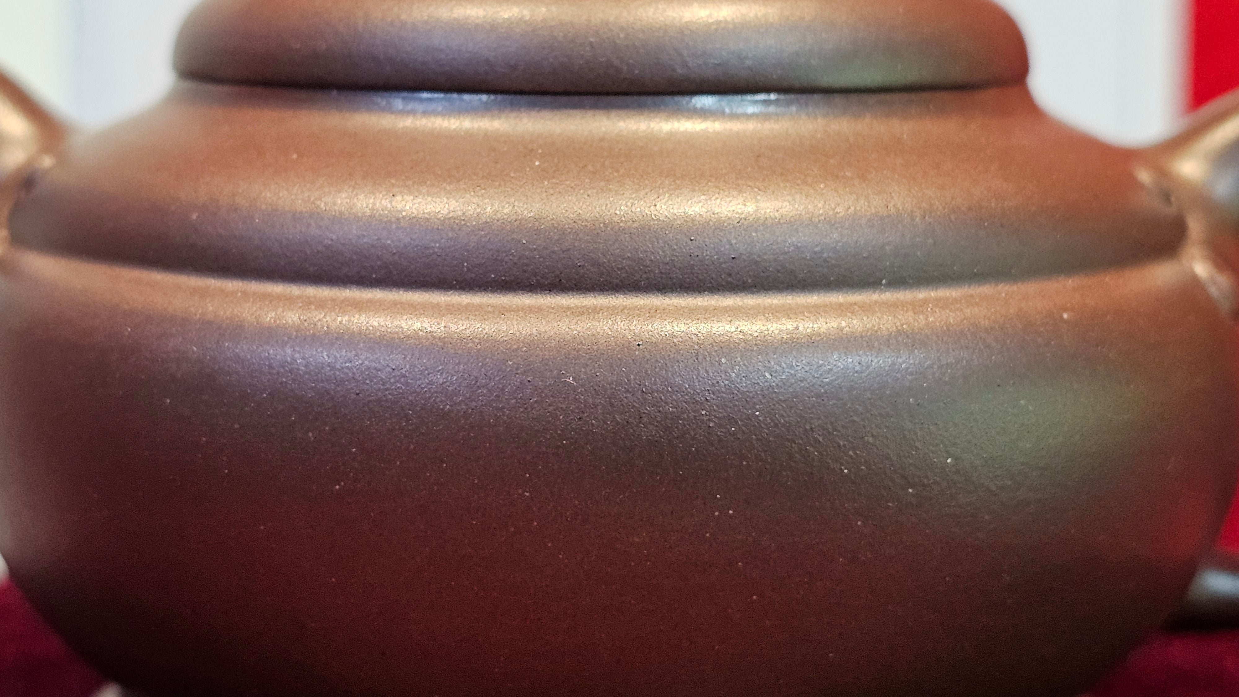 《禅莲宝瓶》"Chan Lian Bao Ping", 215.9ml, High Fired ~ Gao Wen Zi Ni, Ornate Ru Yi Motif Clay Sculpting! with Gold Appliqué! ~ Brand New Design & Crafted by L3A Consummate Master Artist Li Yan Ru ~ Congrats to Mr J.G.! 1235hrs 29th Nov, New Orleans! LA!