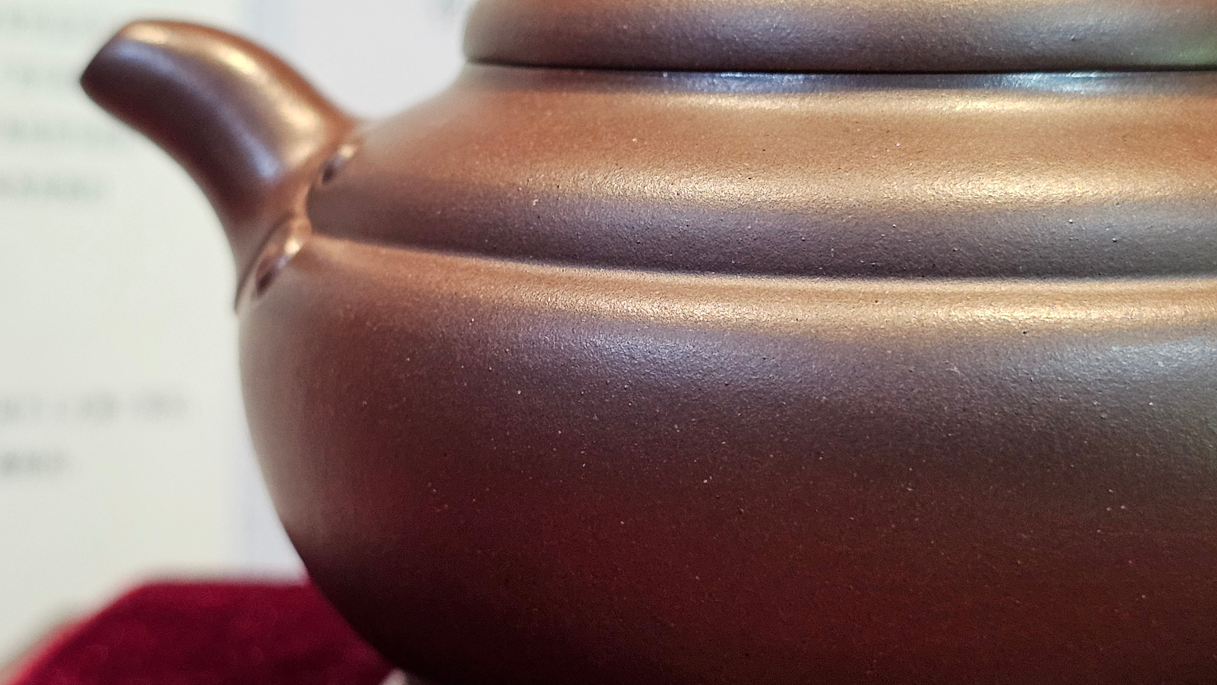 《禅莲宝瓶》"Chan Lian Bao Ping", 215.9ml, High Fired ~ Gao Wen Zi Ni, Ornate Ru Yi Motif Clay Sculpting! with Gold Appliqué! ~ Brand New Design & Crafted by L3A Consummate Master Artist Li Yan Ru ~ Congrats to Mr J.G.! 1235hrs 29th Nov, New Orleans! LA!