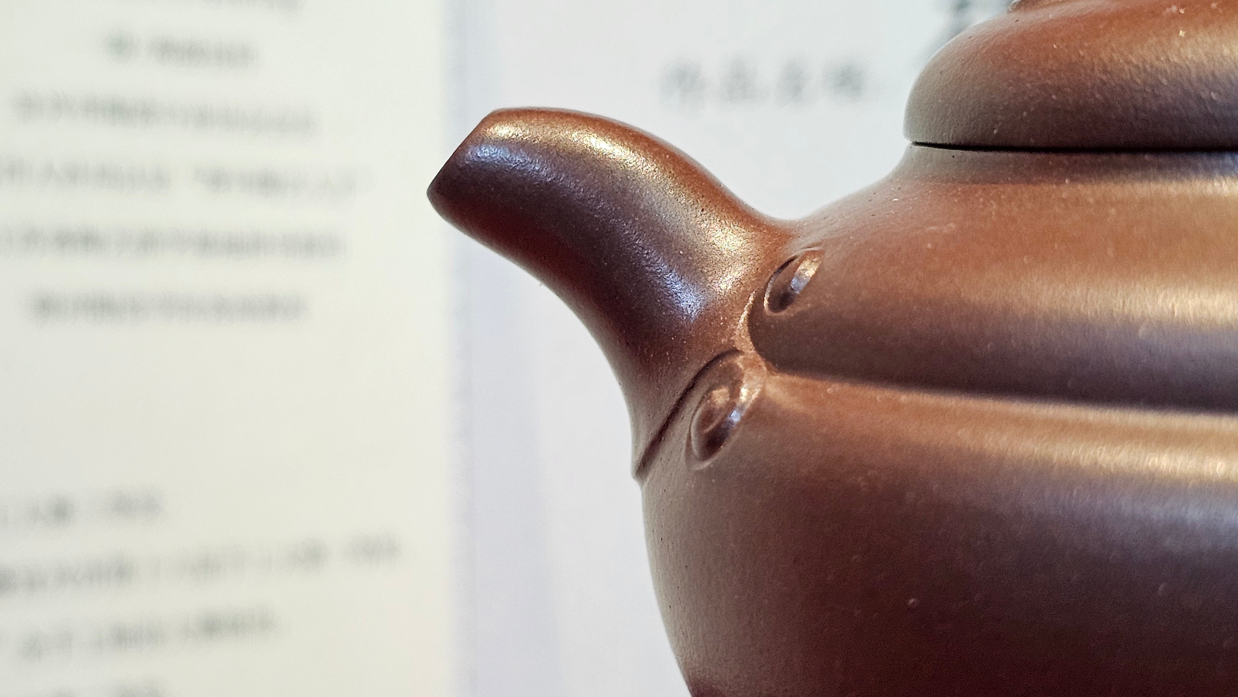 《禅莲宝瓶》"Chan Lian Bao Ping", 215.9ml, High Fired ~ Gao Wen Zi Ni, Ornate Ru Yi Motif Clay Sculpting! with Gold Appliqué! ~ Brand New Design & Crafted by L3A Consummate Master Artist Li Yan Ru ~ Congrats to Mr J.G.! 1235hrs 29th Nov, New Orleans! LA!