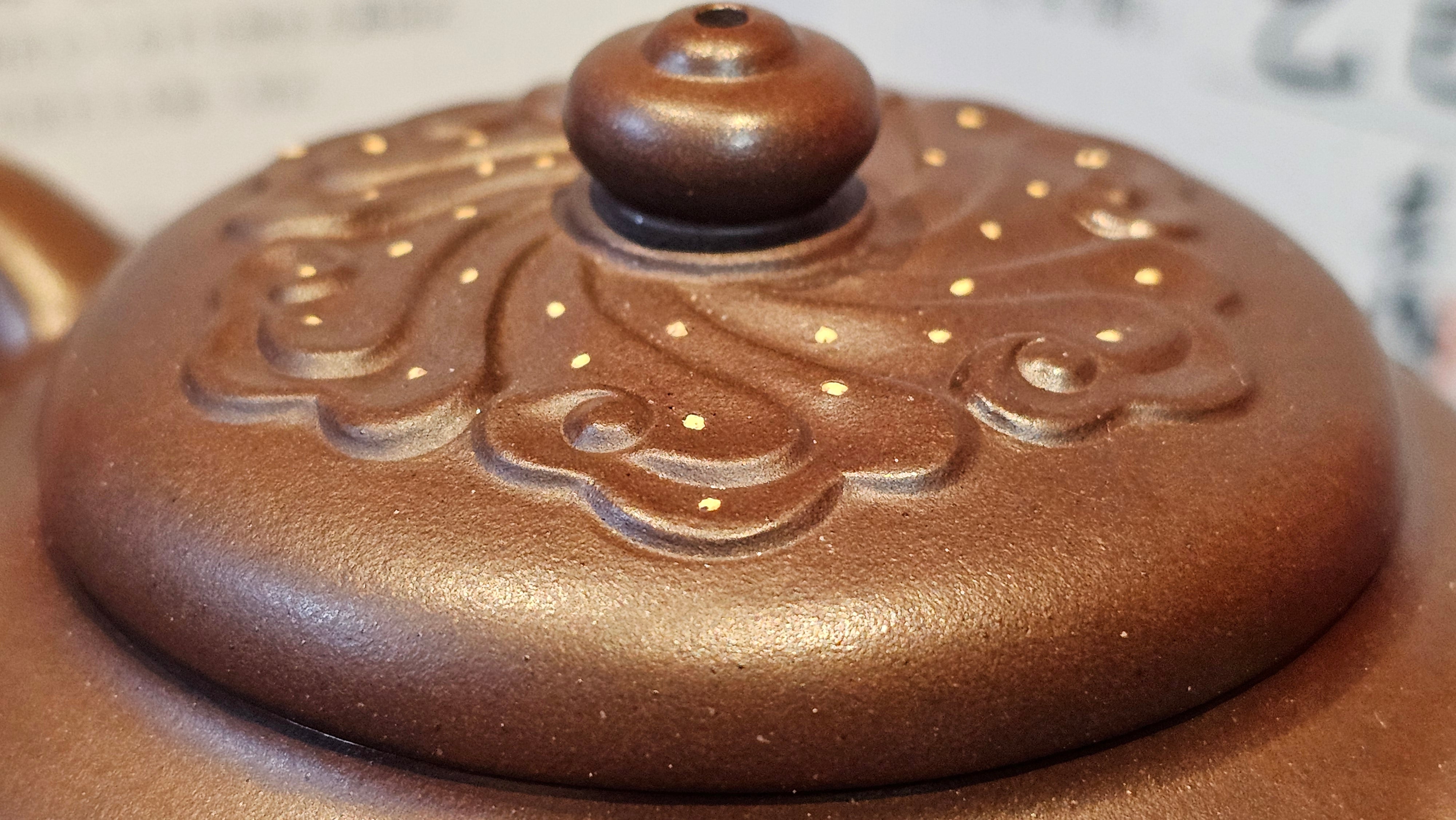 《禅莲宝瓶》"Chan Lian Bao Ping", 215.9ml, High Fired ~ Gao Wen Zi Ni, Ornate Ru Yi Motif Clay Sculpting! with Gold Appliqué! ~ Brand New Design & Crafted by L3A Consummate Master Artist Li Yan Ru ~ Congrats to Mr J.G.! 1235hrs 29th Nov, New Orleans! LA!