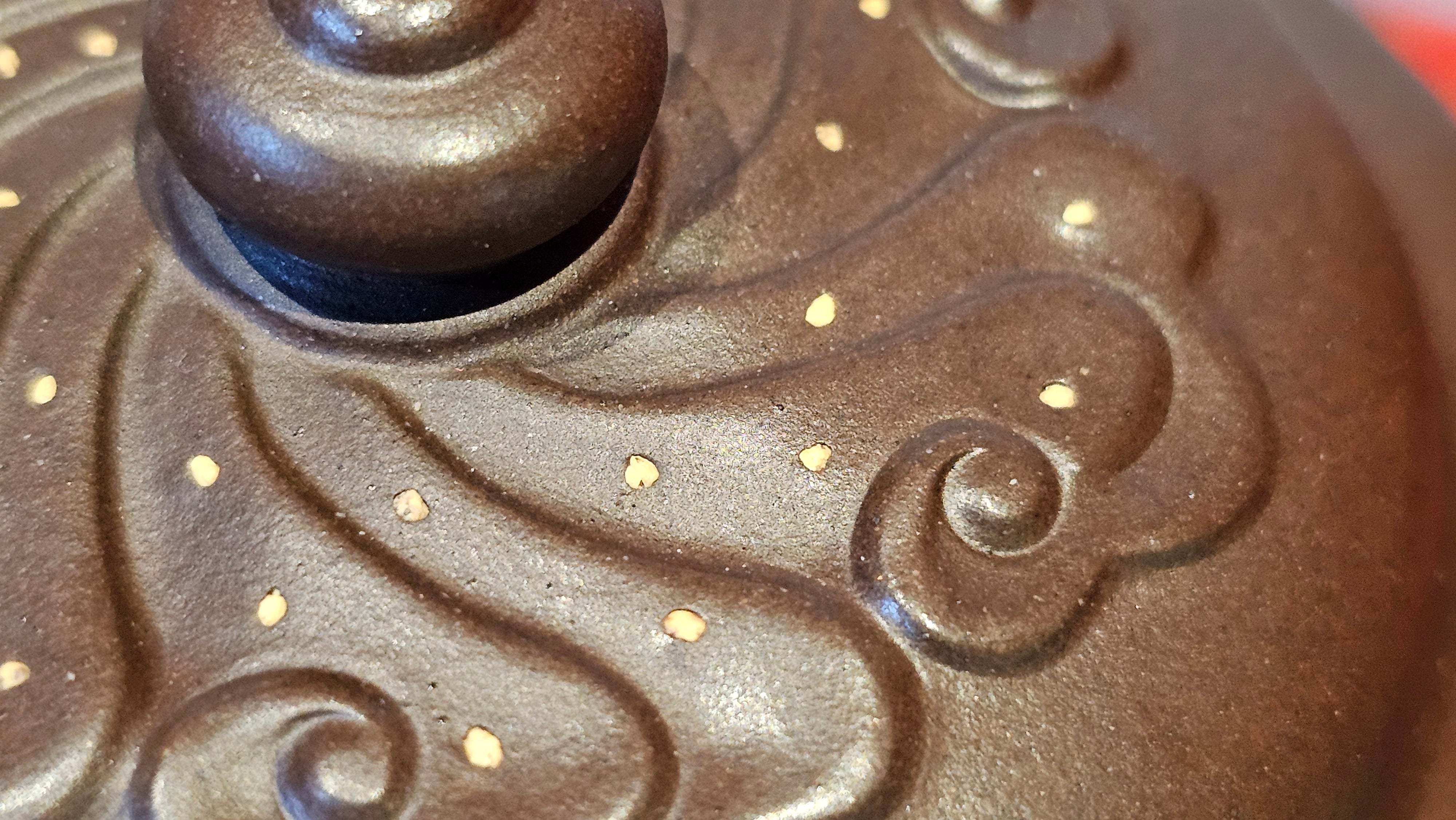 《禅莲宝瓶》"Chan Lian Bao Ping", 215.9ml, High Fired ~ Gao Wen Zi Ni, Ornate Ru Yi Motif Clay Sculpting! with Gold Appliqué! ~ Brand New Design & Crafted by L3A Consummate Master Artist Li Yan Ru ~ Congrats to Mr J.G.! 1235hrs 29th Nov, New Orleans! LA!