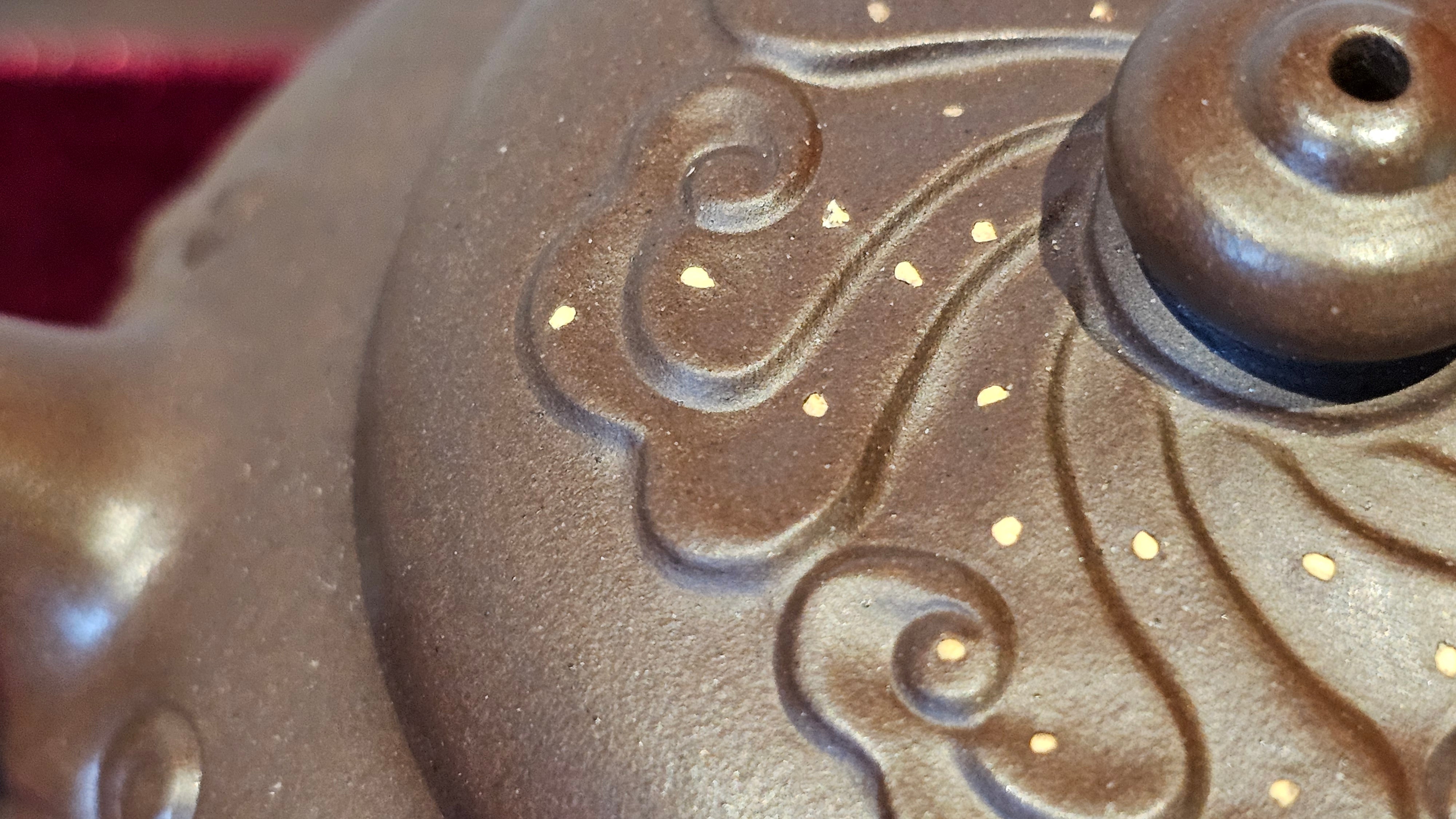 《禅莲宝瓶》"Chan Lian Bao Ping", 215.9ml, High Fired ~ Gao Wen Zi Ni, Ornate Ru Yi Motif Clay Sculpting! with Gold Appliqué! ~ Brand New Design & Crafted by L3A Consummate Master Artist Li Yan Ru ~ Congrats to Mr J.G.! 1235hrs 29th Nov, New Orleans! LA!