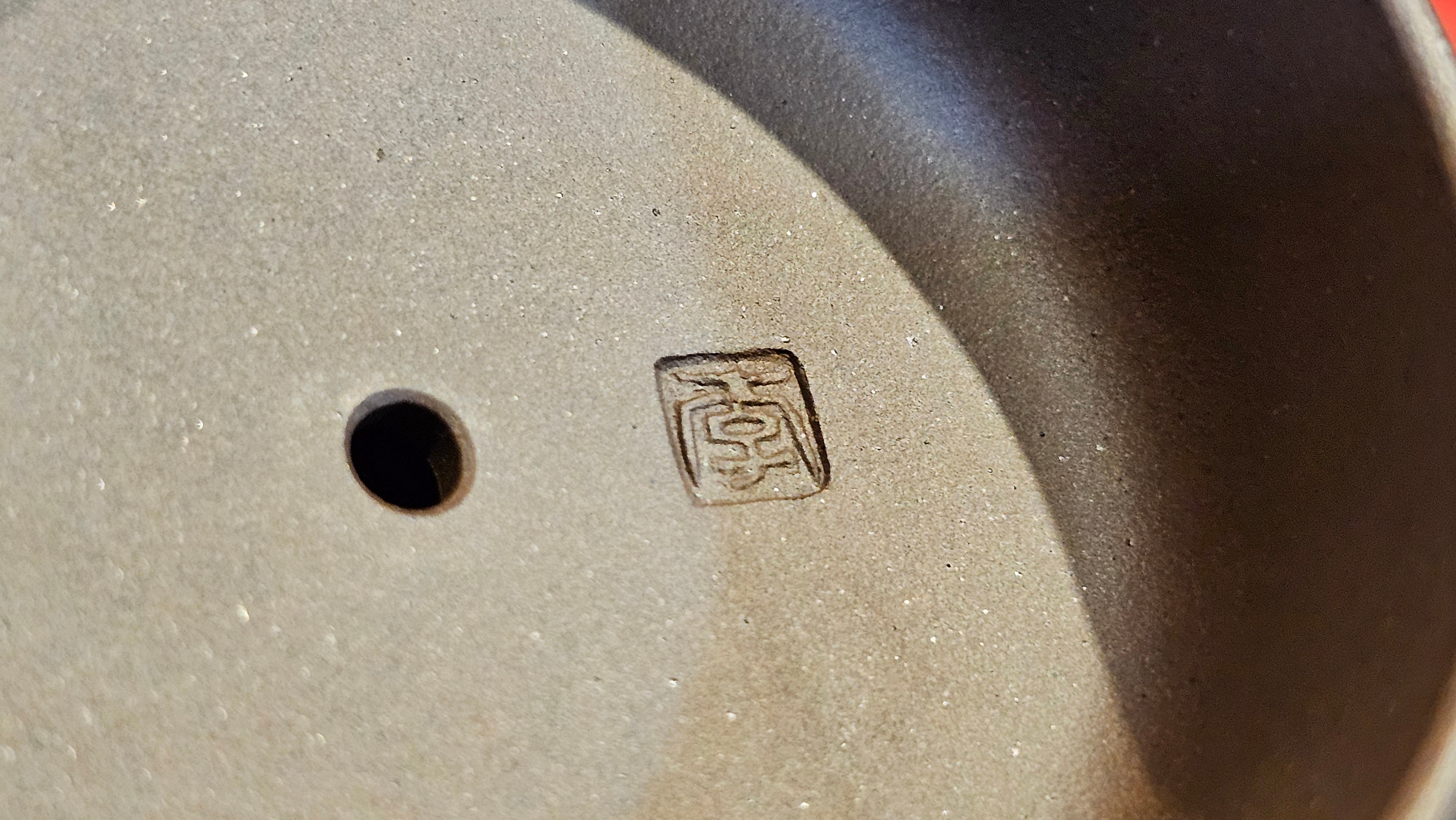 《禅莲宝瓶》"Chan Lian Bao Ping", 215.9ml, High Fired ~ Gao Wen Zi Ni, Ornate Ru Yi Motif Clay Sculpting! with Gold Appliqué! ~ Brand New Design & Crafted by L3A Consummate Master Artist Li Yan Ru ~ Congrats to Mr J.G.! 1235hrs 29th Nov, New Orleans! LA!