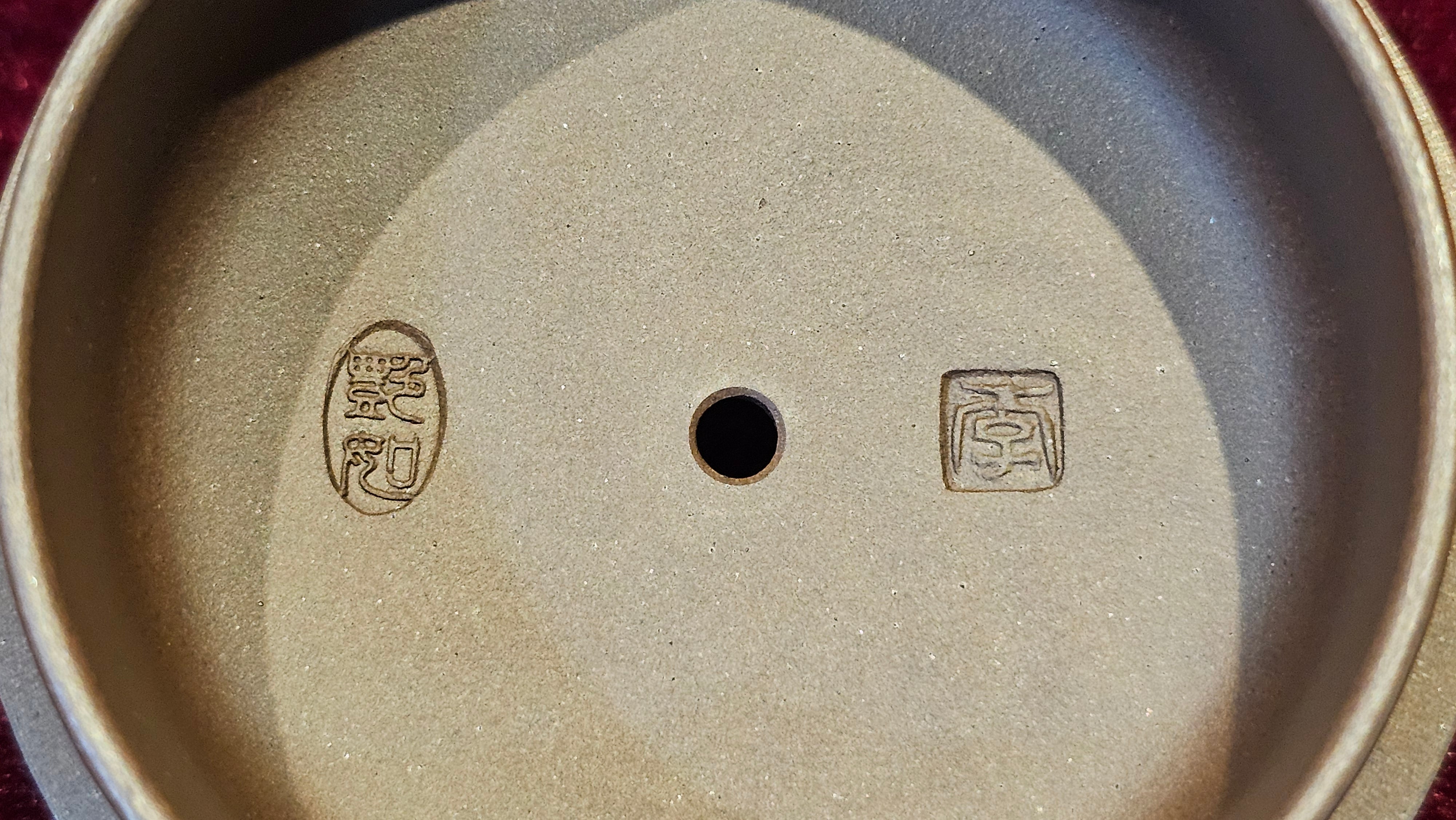 《禅莲宝瓶》"Chan Lian Bao Ping", 215.9ml, High Fired ~ Gao Wen Zi Ni, Ornate Ru Yi Motif Clay Sculpting! with Gold Appliqué! ~ Brand New Design & Crafted by L3A Consummate Master Artist Li Yan Ru ~ Congrats to Mr J.G.! 1235hrs 29th Nov, New Orleans! LA!