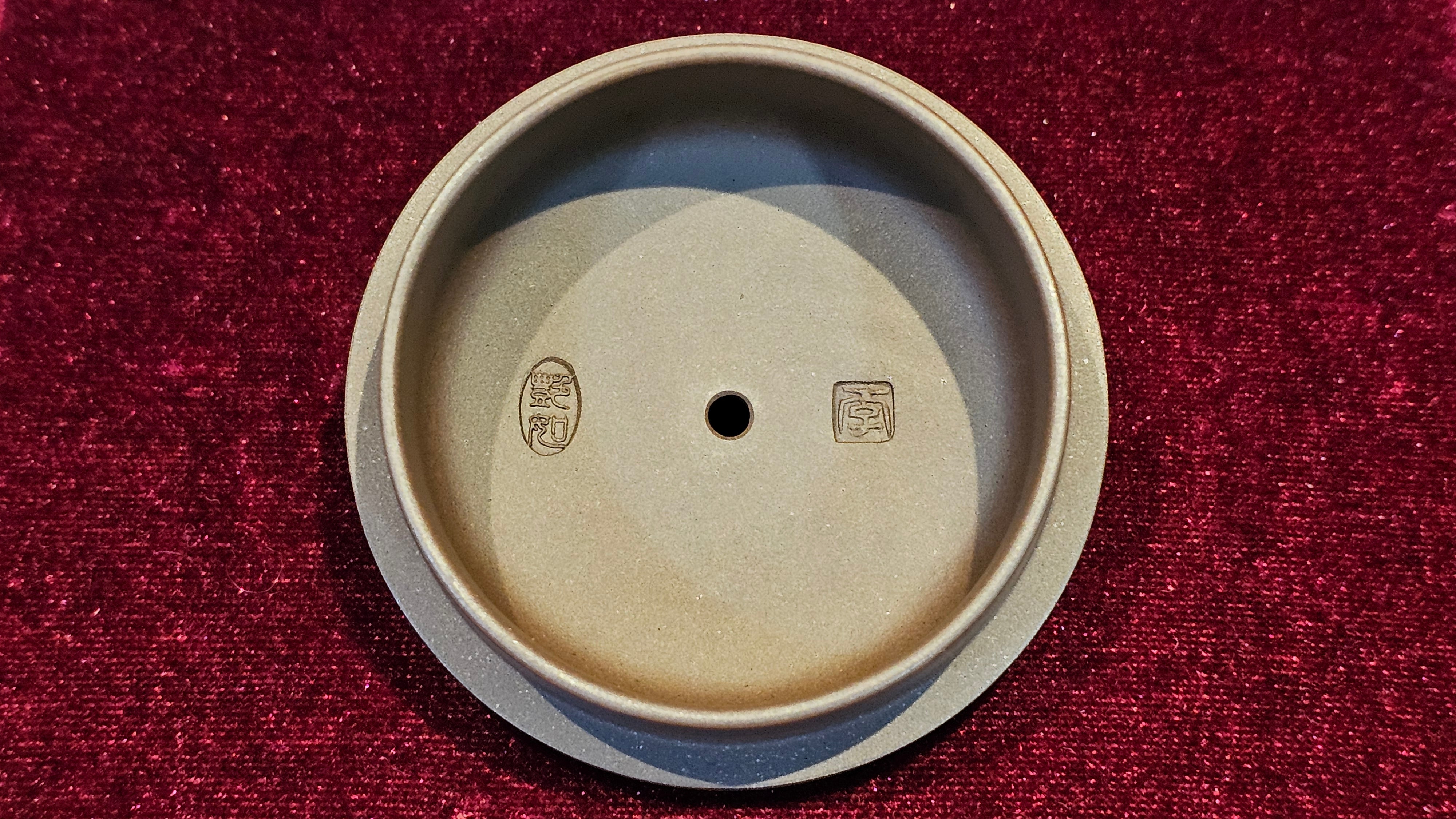 《禅莲宝瓶》"Chan Lian Bao Ping", 215.9ml, High Fired ~ Gao Wen Zi Ni, Ornate Ru Yi Motif Clay Sculpting! with Gold Appliqué! ~ Brand New Design & Crafted by L3A Consummate Master Artist Li Yan Ru ~ Congrats to Mr J.G.! 1235hrs 29th Nov, New Orleans! LA!