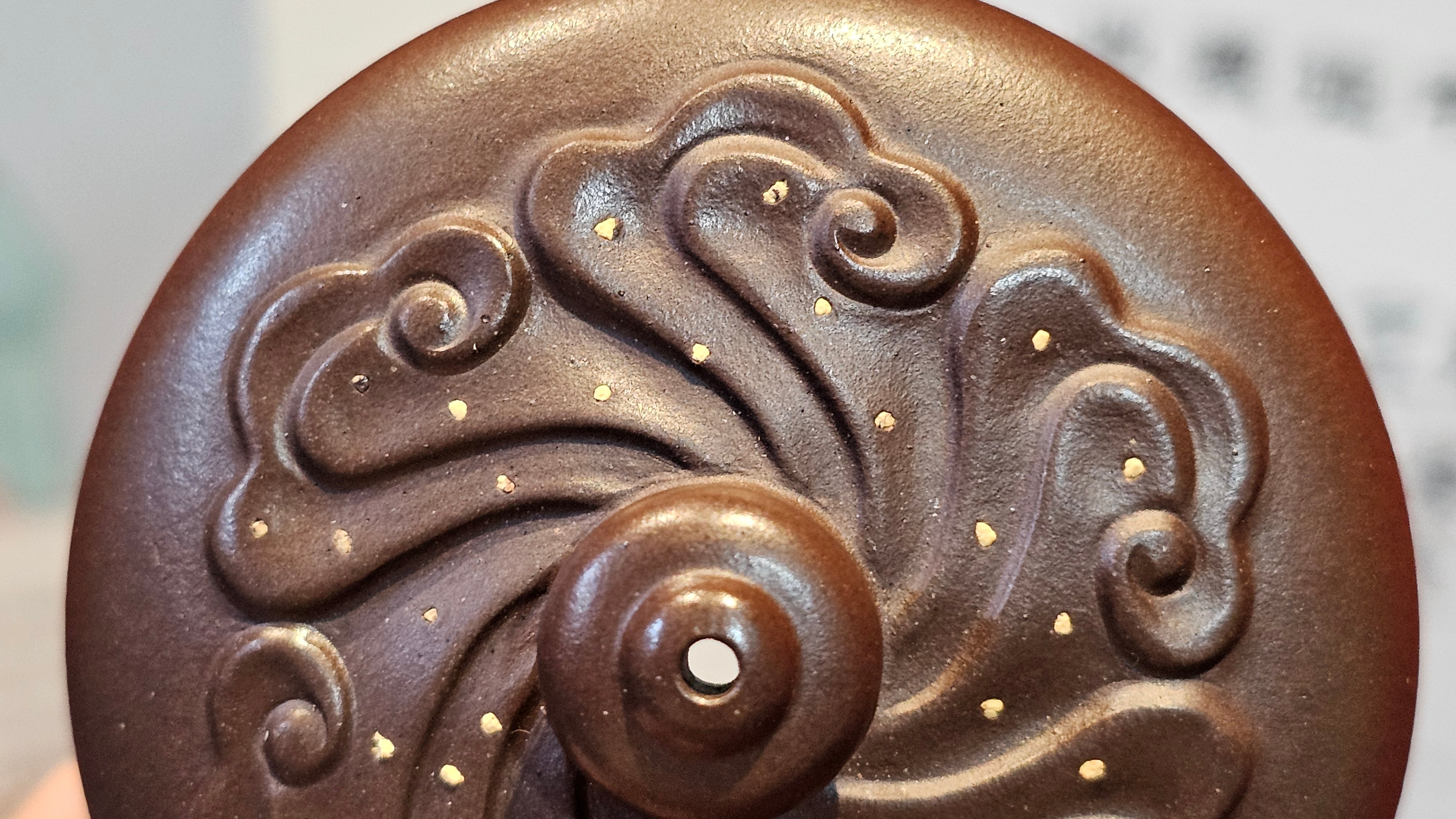 《禅莲宝瓶》"Chan Lian Bao Ping", 215.9ml, High Fired ~ Gao Wen Zi Ni, Ornate Ru Yi Motif Clay Sculpting! with Gold Appliqué! ~ Brand New Design & Crafted by L3A Consummate Master Artist Li Yan Ru ~ Congrats to Mr J.G.! 1235hrs 29th Nov, New Orleans! LA!