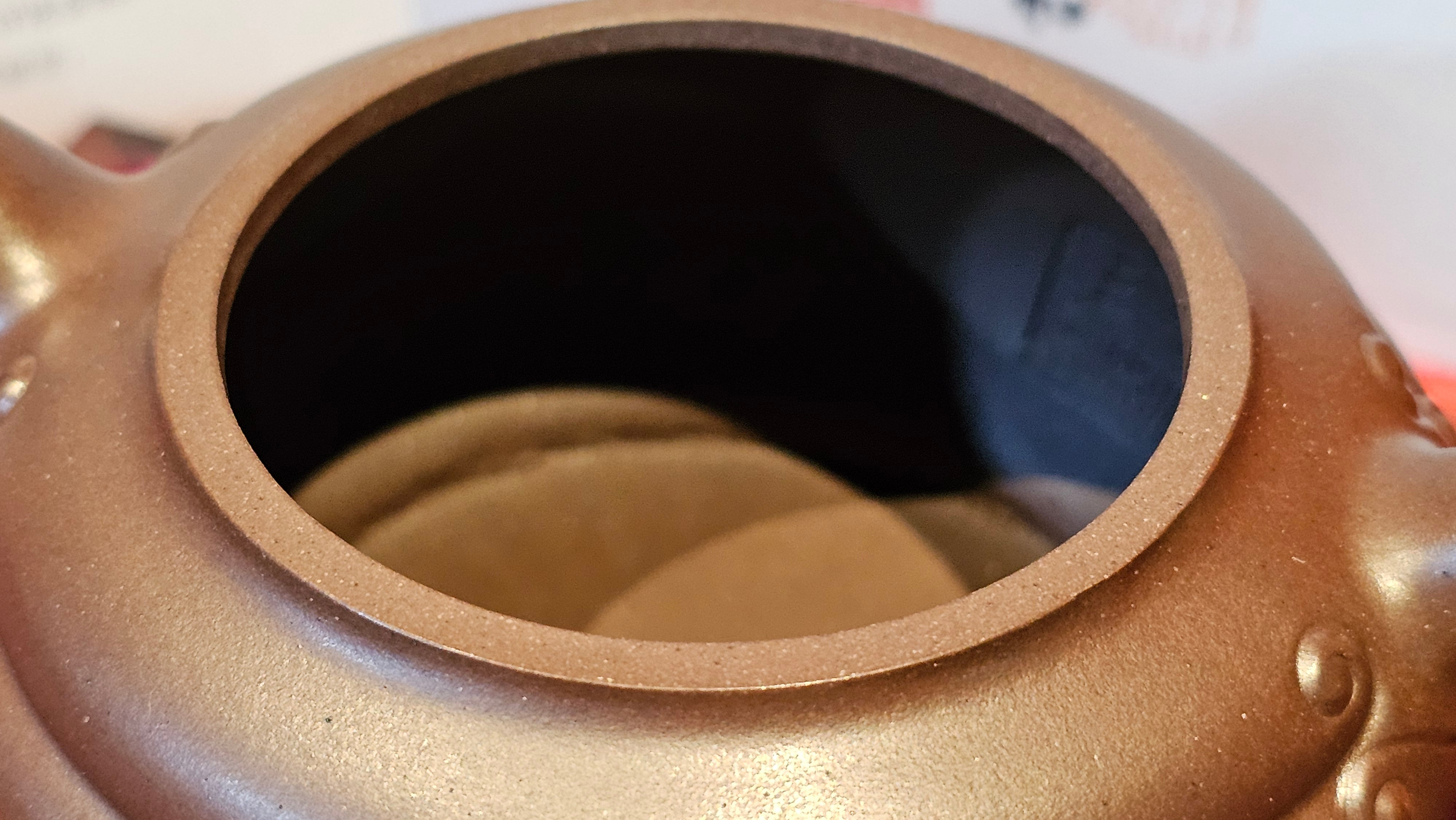 《禅莲宝瓶》"Chan Lian Bao Ping", 215.9ml, High Fired ~ Gao Wen Zi Ni, Ornate Ru Yi Motif Clay Sculpting! with Gold Appliqué! ~ Brand New Design & Crafted by L3A Consummate Master Artist Li Yan Ru ~ Congrats to Mr J.G.! 1235hrs 29th Nov, New Orleans! LA!