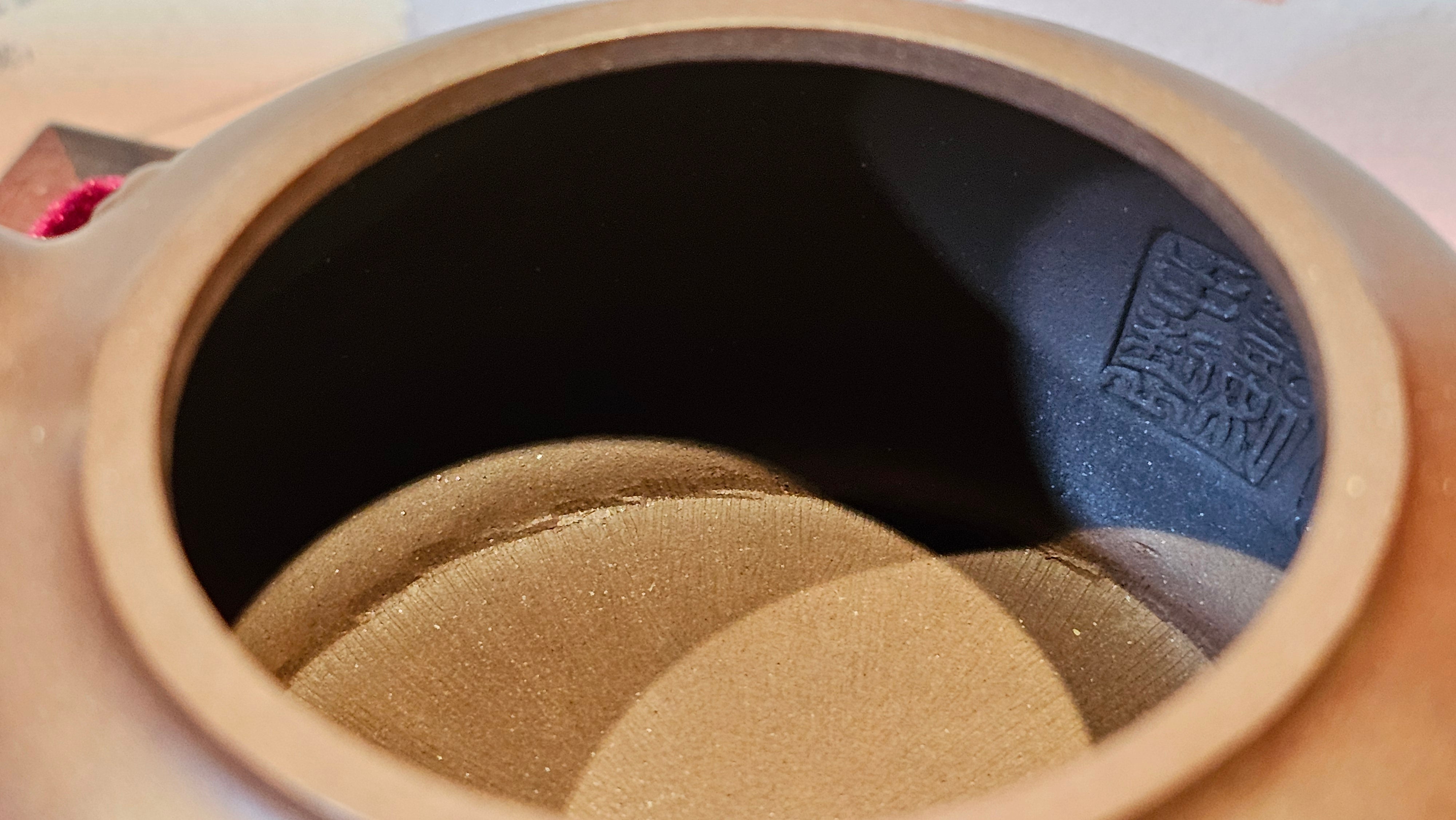 《禅莲宝瓶》"Chan Lian Bao Ping", 215.9ml, High Fired ~ Gao Wen Zi Ni, Ornate Ru Yi Motif Clay Sculpting! with Gold Appliqué! ~ Brand New Design & Crafted by L3A Consummate Master Artist Li Yan Ru ~ Congrats to Mr J.G.! 1235hrs 29th Nov, New Orleans! LA!