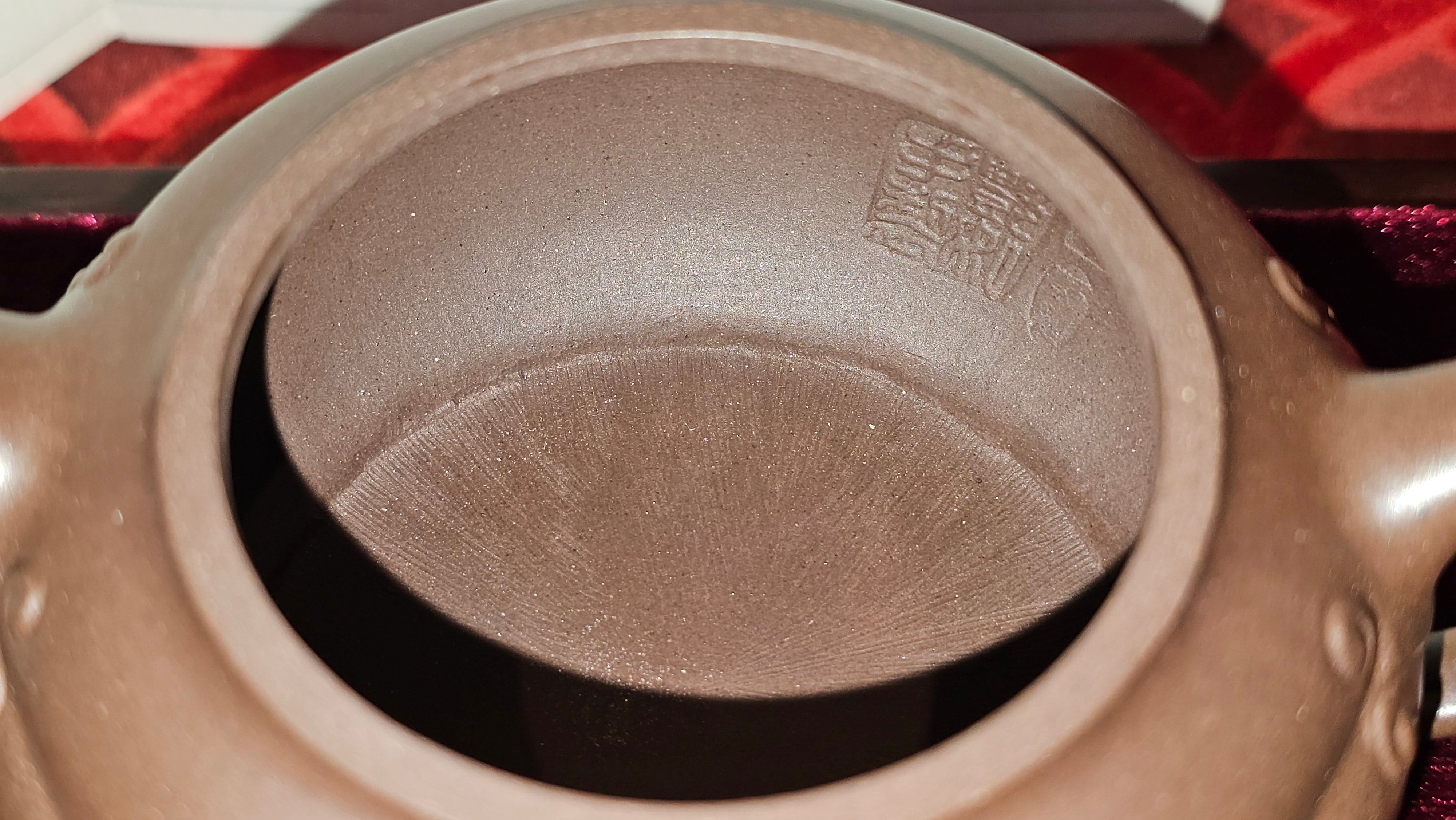 《禅莲宝瓶》"Chan Lian Bao Ping", 215.9ml, High Fired ~ Gao Wen Zi Ni, Ornate Ru Yi Motif Clay Sculpting! with Gold Appliqué! ~ Brand New Design & Crafted by L3A Consummate Master Artist Li Yan Ru ~ Congrats to Mr J.G.! 1235hrs 29th Nov, New Orleans! LA!