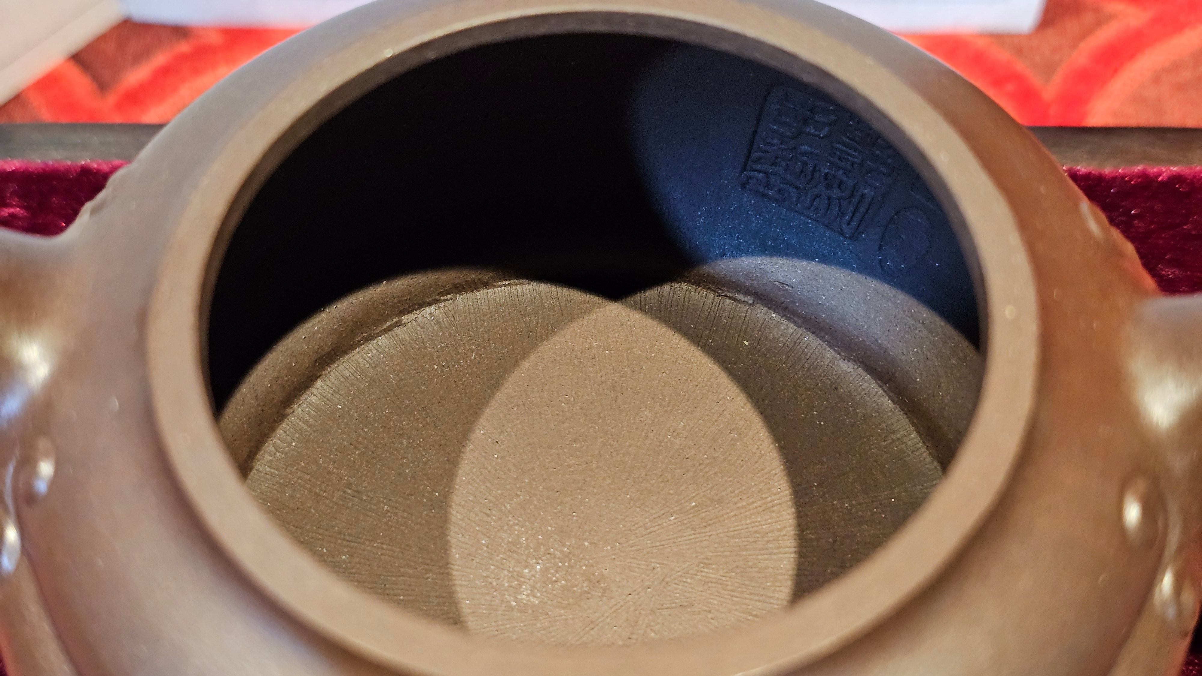 《禅莲宝瓶》"Chan Lian Bao Ping", 215.9ml, High Fired ~ Gao Wen Zi Ni, Ornate Ru Yi Motif Clay Sculpting! with Gold Appliqué! ~ Brand New Design & Crafted by L3A Consummate Master Artist Li Yan Ru ~ Congrats to Mr J.G.! 1235hrs 29th Nov, New Orleans! LA!