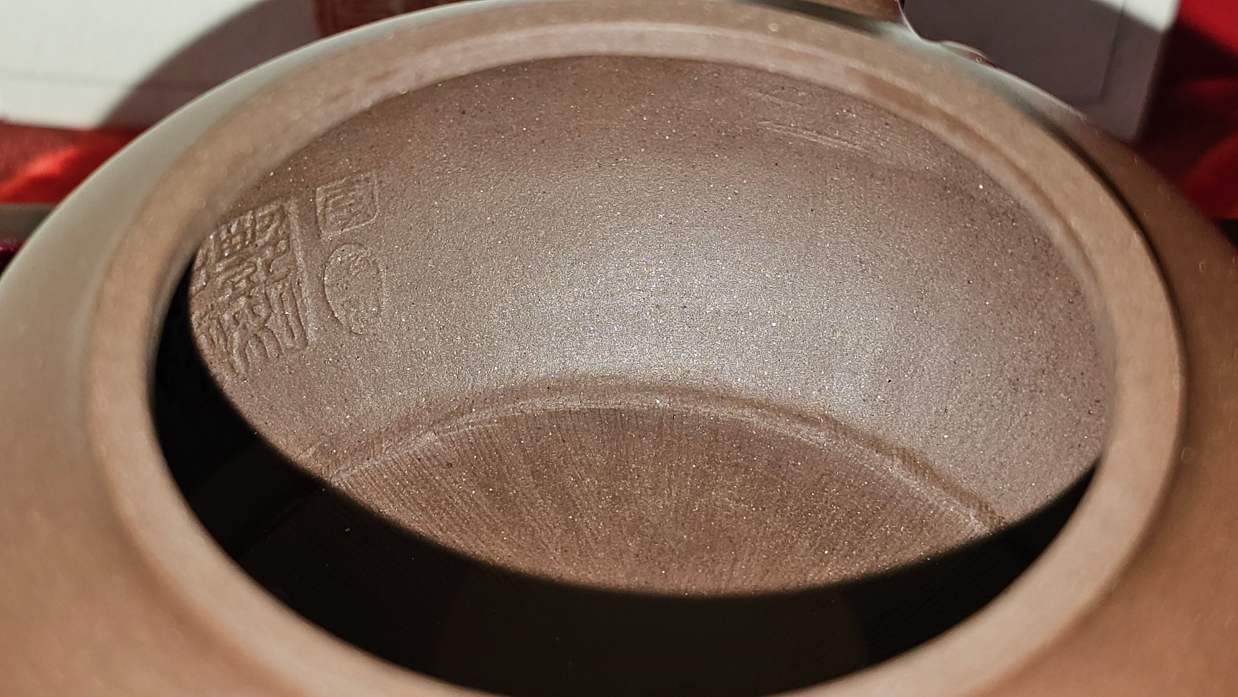 《禅莲宝瓶》"Chan Lian Bao Ping", 215.9ml, High Fired ~ Gao Wen Zi Ni, Ornate Ru Yi Motif Clay Sculpting! with Gold Appliqué! ~ Brand New Design & Crafted by L3A Consummate Master Artist Li Yan Ru ~ Congrats to Mr J.G.! 1235hrs 29th Nov, New Orleans! LA!