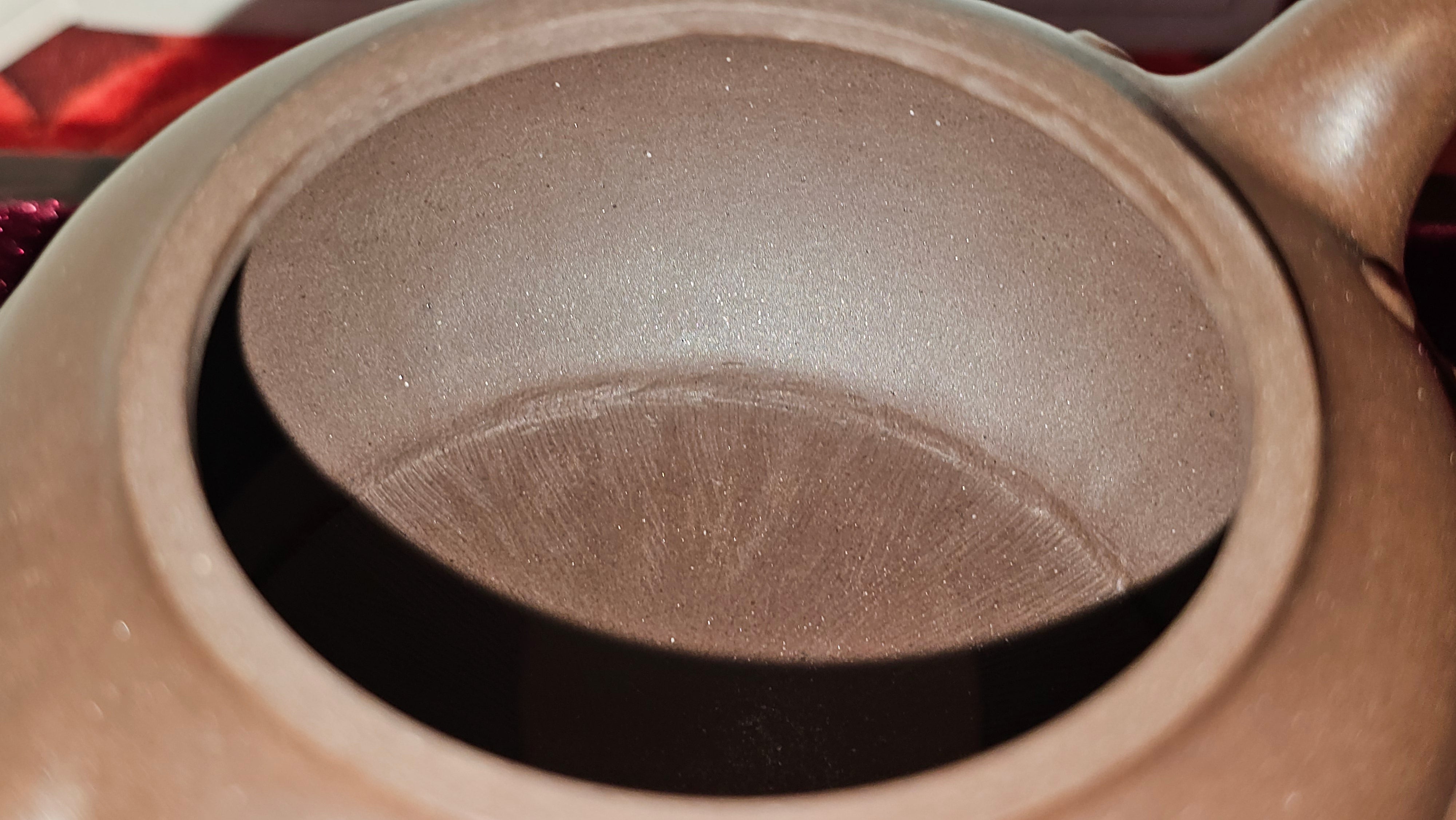 《禅莲宝瓶》"Chan Lian Bao Ping", 215.9ml, High Fired ~ Gao Wen Zi Ni, Ornate Ru Yi Motif Clay Sculpting! with Gold Appliqué! ~ Brand New Design & Crafted by L3A Consummate Master Artist Li Yan Ru ~ Congrats to Mr J.G.! 1235hrs 29th Nov, New Orleans! LA!