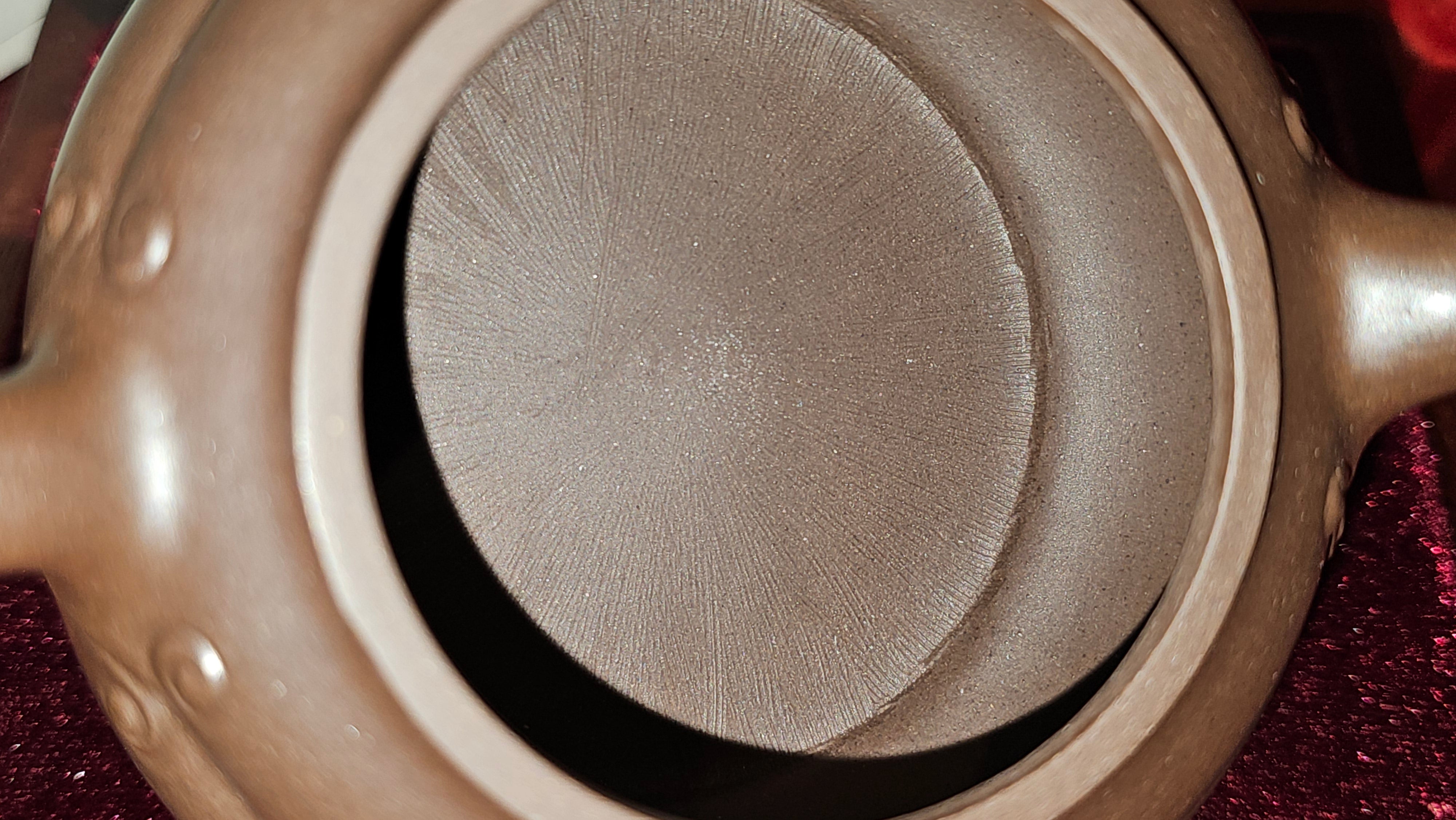 《禅莲宝瓶》"Chan Lian Bao Ping", 215.9ml, High Fired ~ Gao Wen Zi Ni, Ornate Ru Yi Motif Clay Sculpting! with Gold Appliqué! ~ Brand New Design & Crafted by L3A Consummate Master Artist Li Yan Ru ~ Congrats to Mr J.G.! 1235hrs 29th Nov, New Orleans! LA!