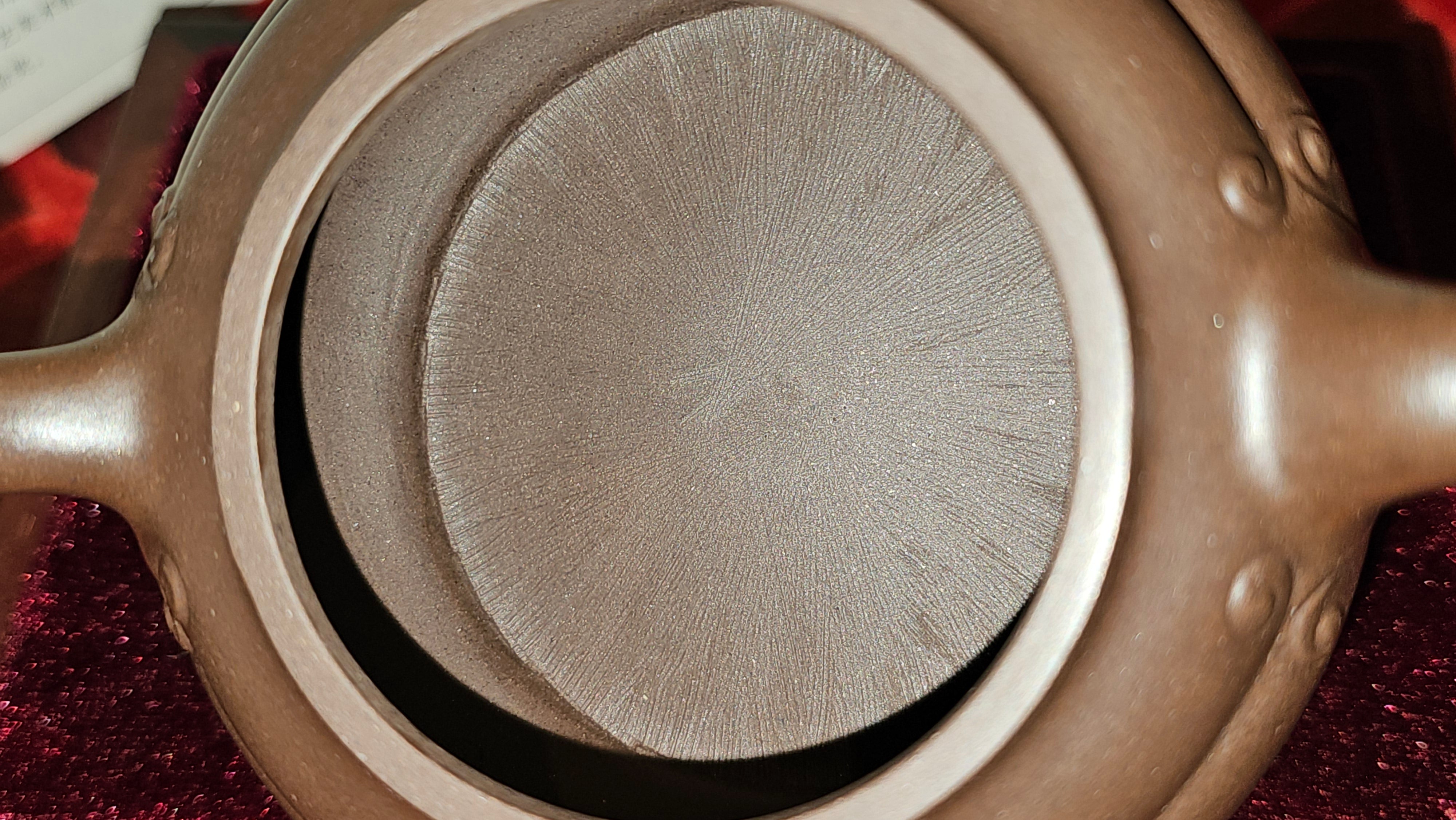 《禅莲宝瓶》"Chan Lian Bao Ping", 215.9ml, High Fired ~ Gao Wen Zi Ni, Ornate Ru Yi Motif Clay Sculpting! with Gold Appliqué! ~ Brand New Design & Crafted by L3A Consummate Master Artist Li Yan Ru ~ Congrats to Mr J.G.! 1235hrs 29th Nov, New Orleans! LA!