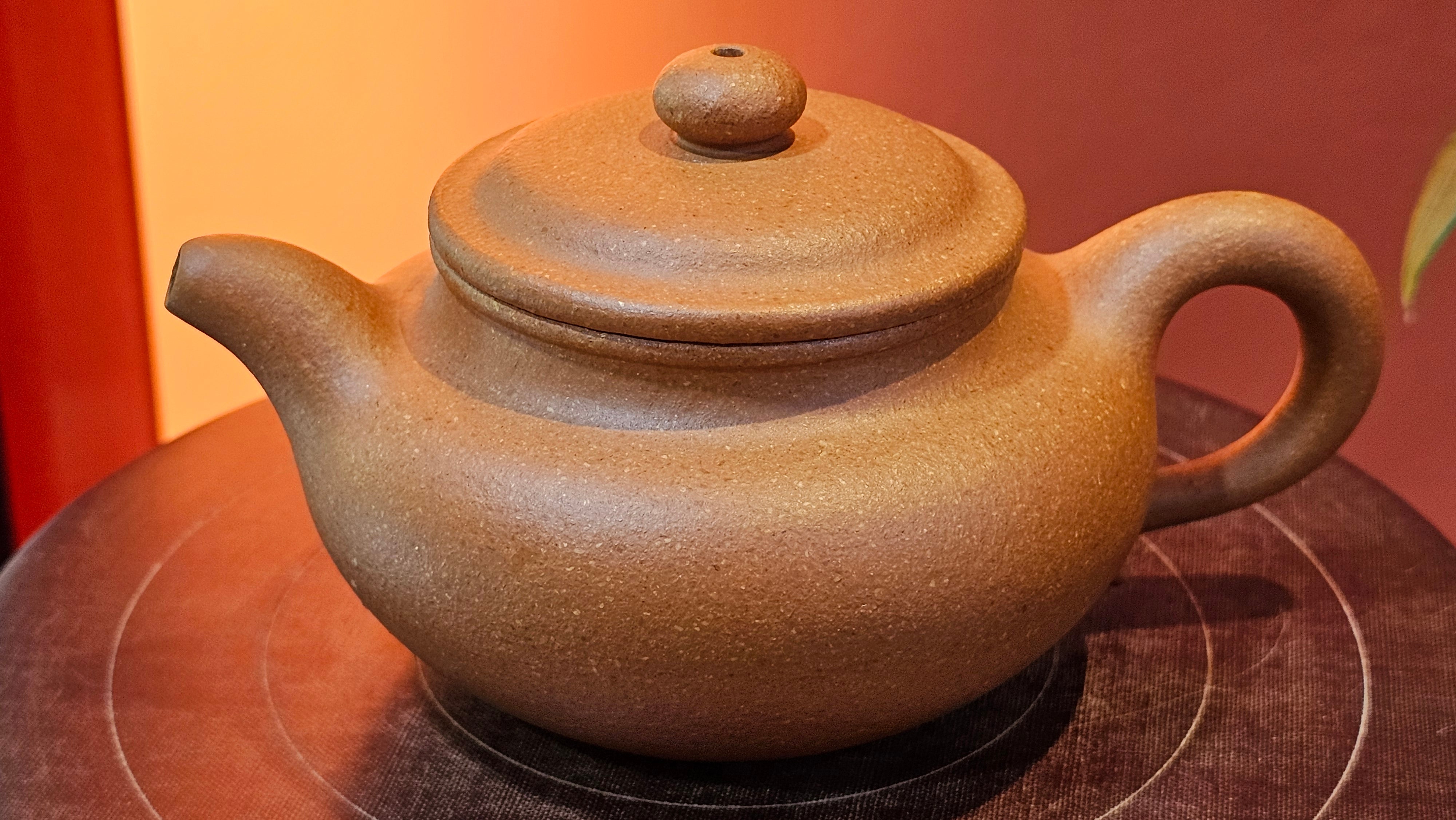 Fang Gu 仿古, 204.6ml, Huang Jiang Po Ni 黄降坡泥, by Craftsman Chen Fa Chu 陈法初 ~ Congratulations!to Prof H.T.! 1330hrs 1st Dec 2025, Venice! CA!