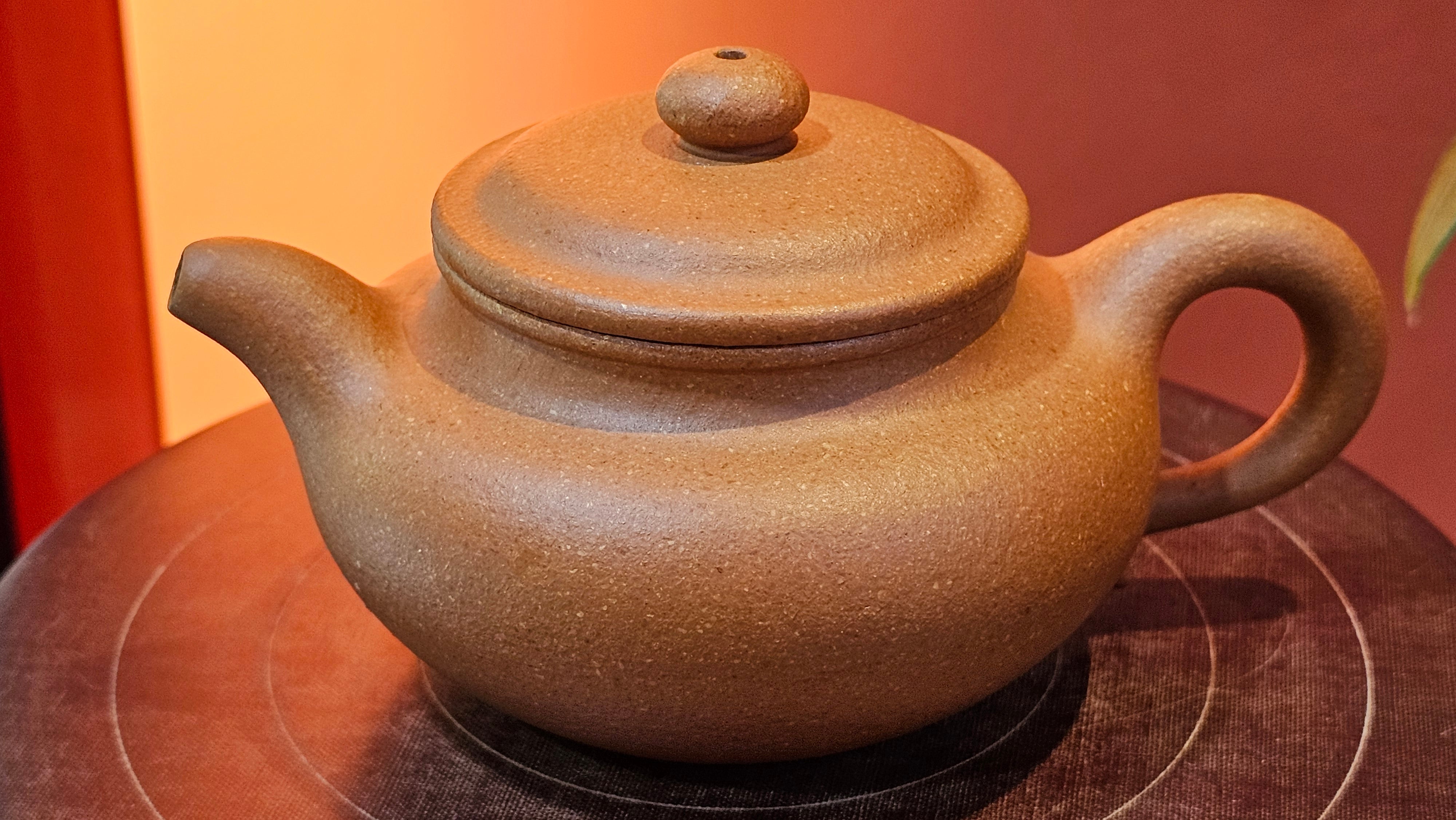 Fang Gu 仿古, 204.6ml, Huang Jiang Po Ni 黄降坡泥, by Craftsman Chen Fa Chu 陈法初 ~ Congratulations!to Prof H.T.! 1330hrs 1st Dec 2025, Venice! CA!