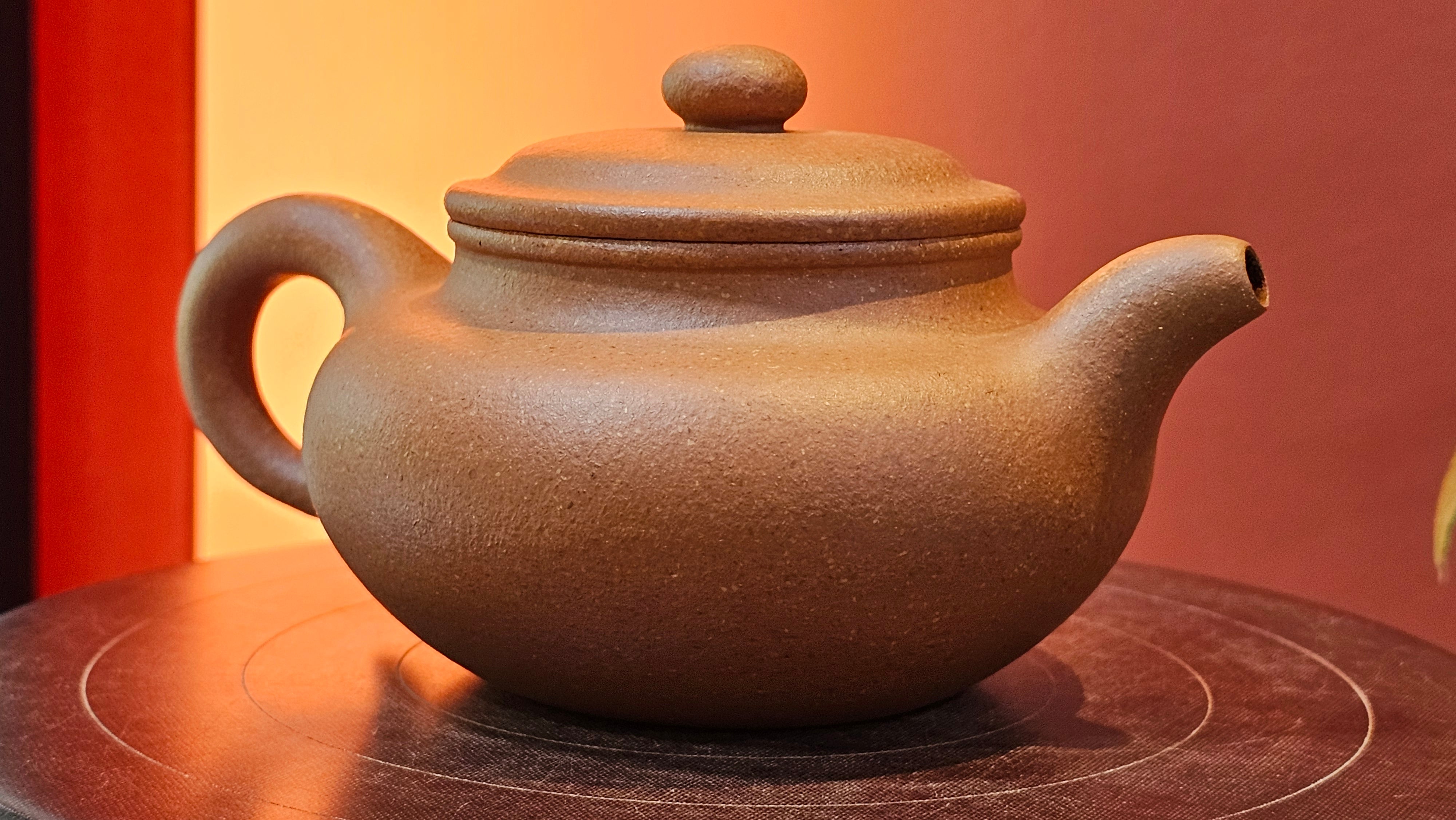 Fang Gu 仿古, 204.6ml, Huang Jiang Po Ni 黄降坡泥, by Craftsman Chen Fa Chu 陈法初 ~ Congratulations!to Prof H.T.! 1330hrs 1st Dec 2025, Venice! CA!