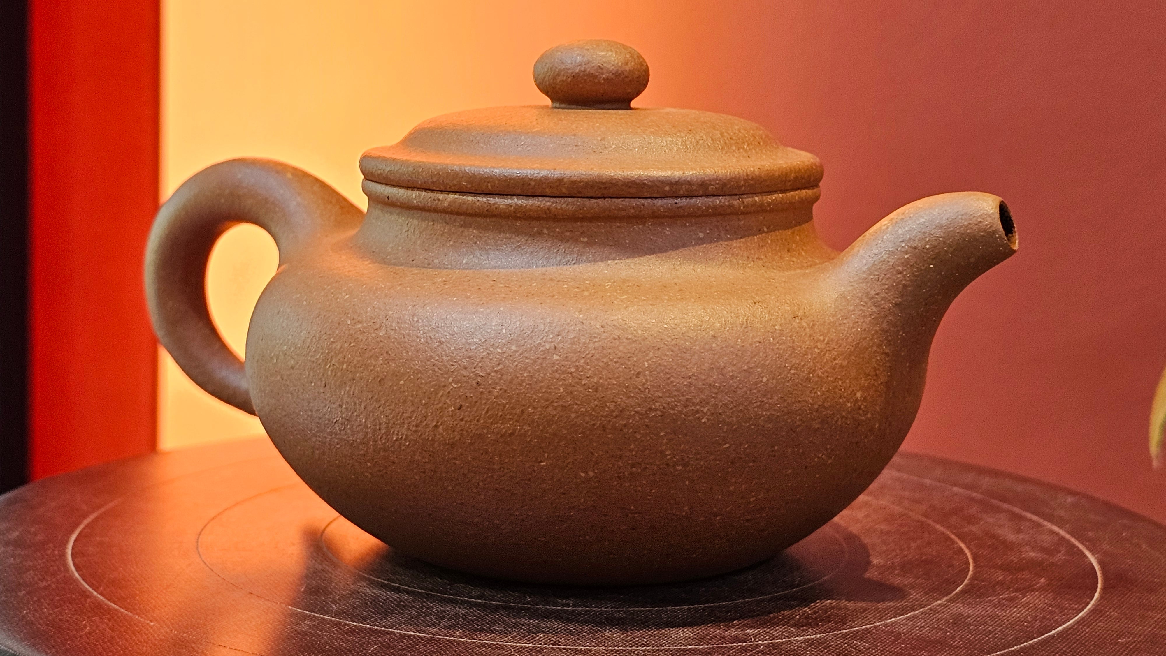 Fang Gu 仿古, 204.6ml, Huang Jiang Po Ni 黄降坡泥, by Craftsman Chen Fa Chu 陈法初 ~ Congratulations!to Prof H.T.! 1330hrs 1st Dec 2025, Venice! CA!