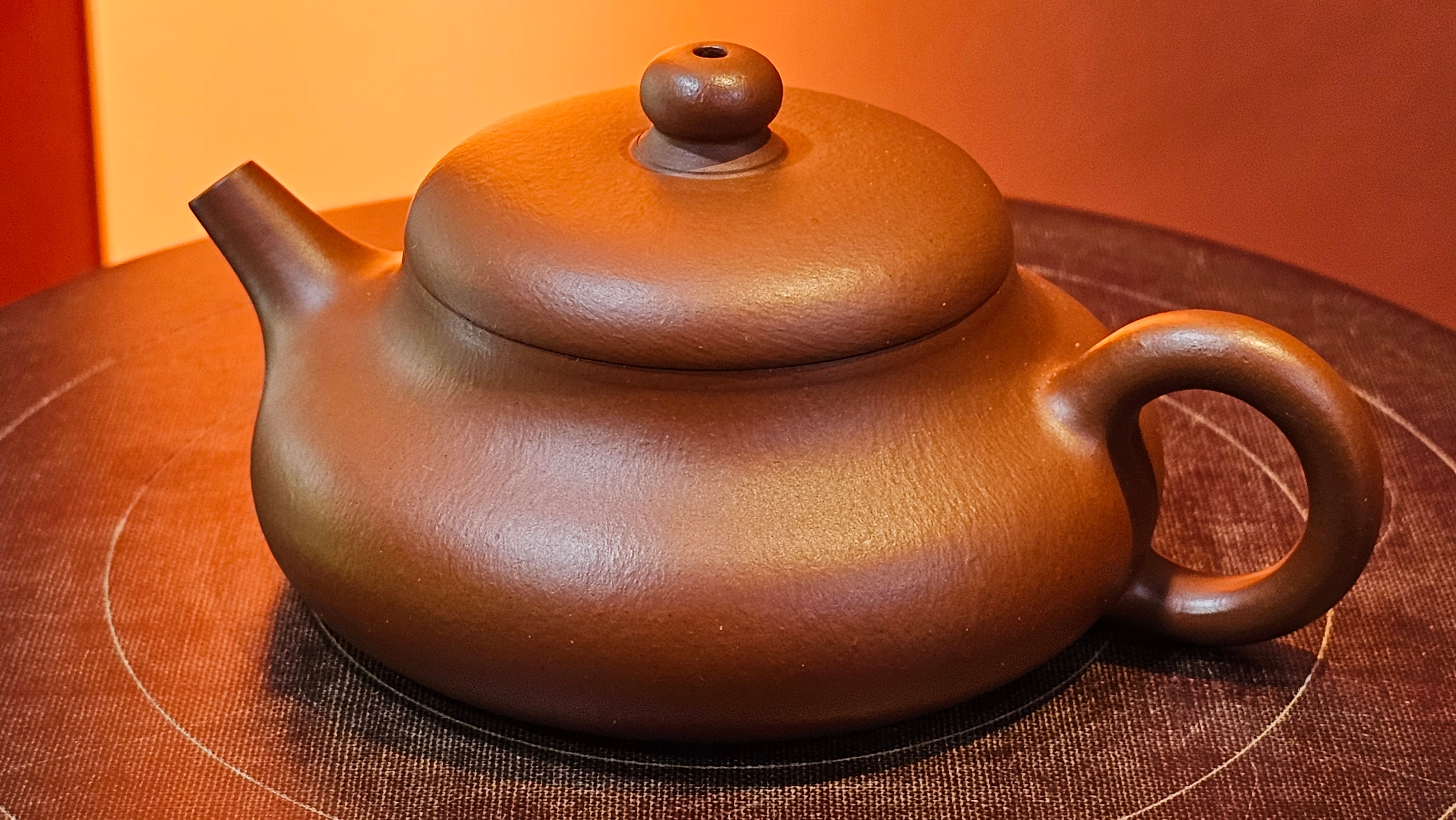 Jing Le 静乐 ~ "Quiet happiness", 79.8ml, Xiao Mei Yao Zhu Ni 小煤窑朱泥, by our Collaborative Craftsman Wang Xing 王兴 ~ Congratulations!to Mr J.T.! 1415hrs 1st Dec 2025, Fargo! ND!