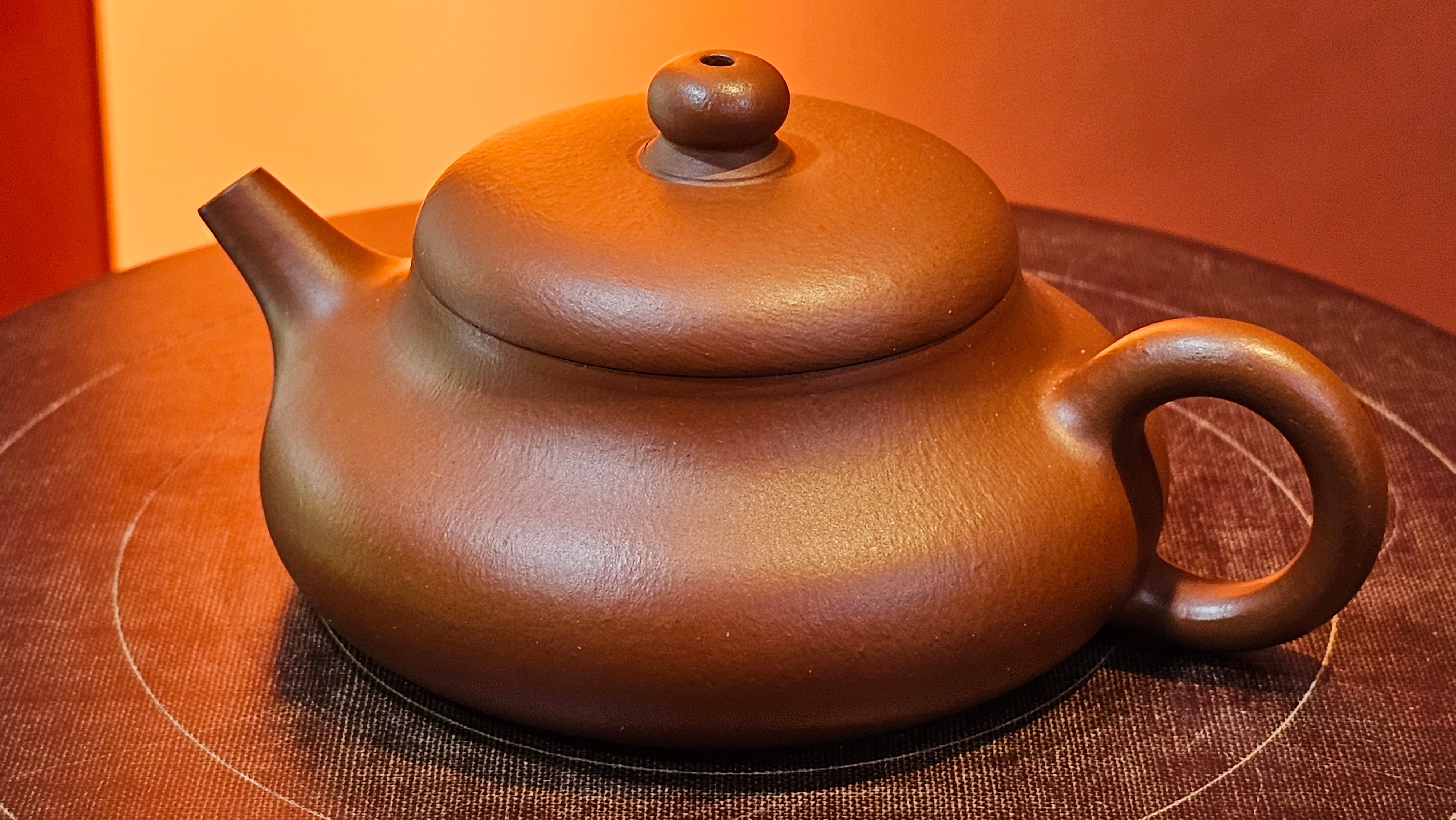 Jing Le 静乐 ~ "Quiet happiness", 79.8ml, Xiao Mei Yao Zhu Ni 小煤窑朱泥, by our Collaborative Craftsman Wang Xing 王兴 ~ Congratulations!to Mr J.T.! 1415hrs 1st Dec 2025, Fargo! ND!