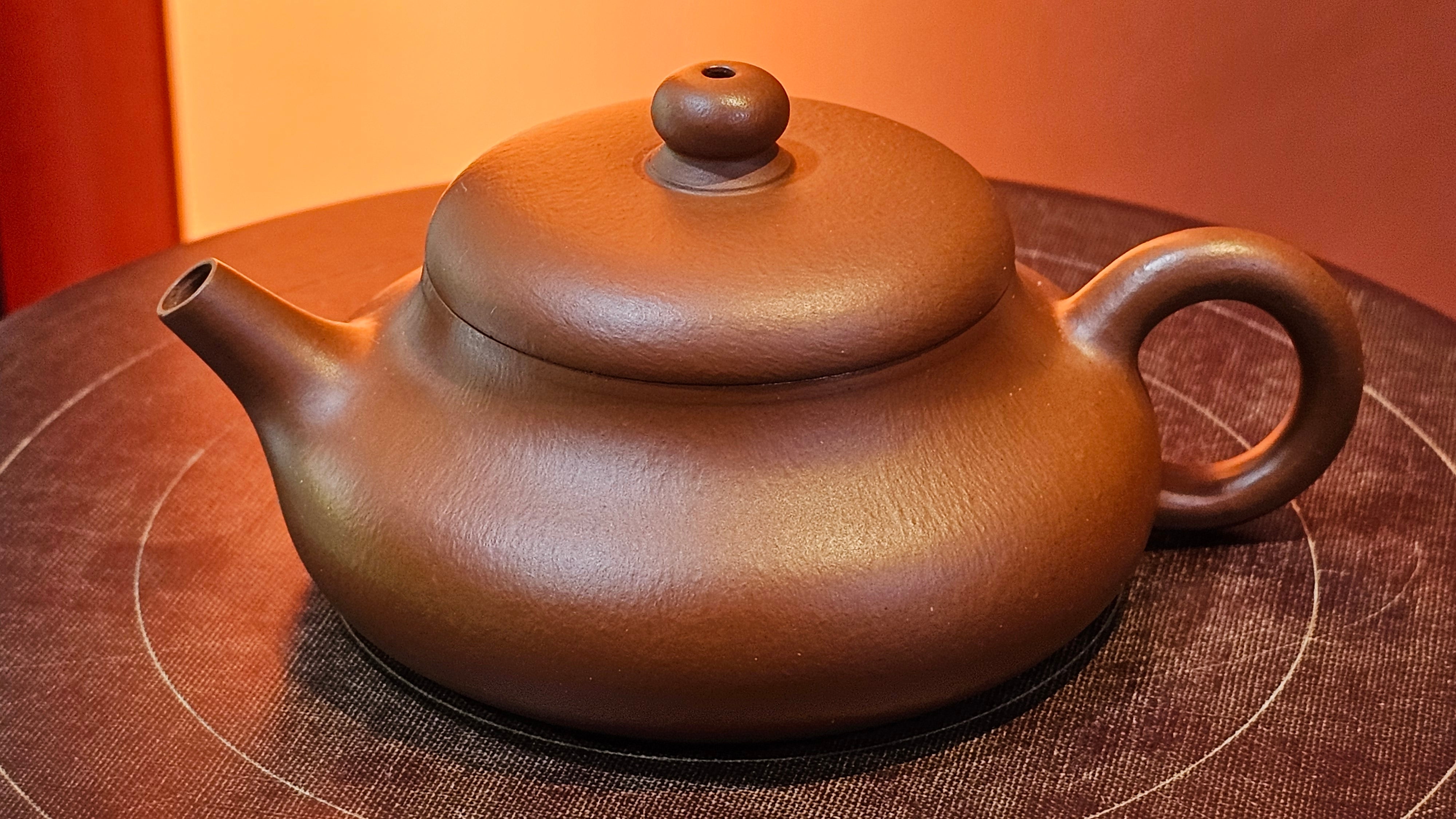 Jing Le 静乐 ~ "Quiet happiness", 79.8ml, Xiao Mei Yao Zhu Ni 小煤窑朱泥, by our Collaborative Craftsman Wang Xing 王兴 ~ Congratulations!to Mr J.T.! 1415hrs 1st Dec 2025, Fargo! ND!