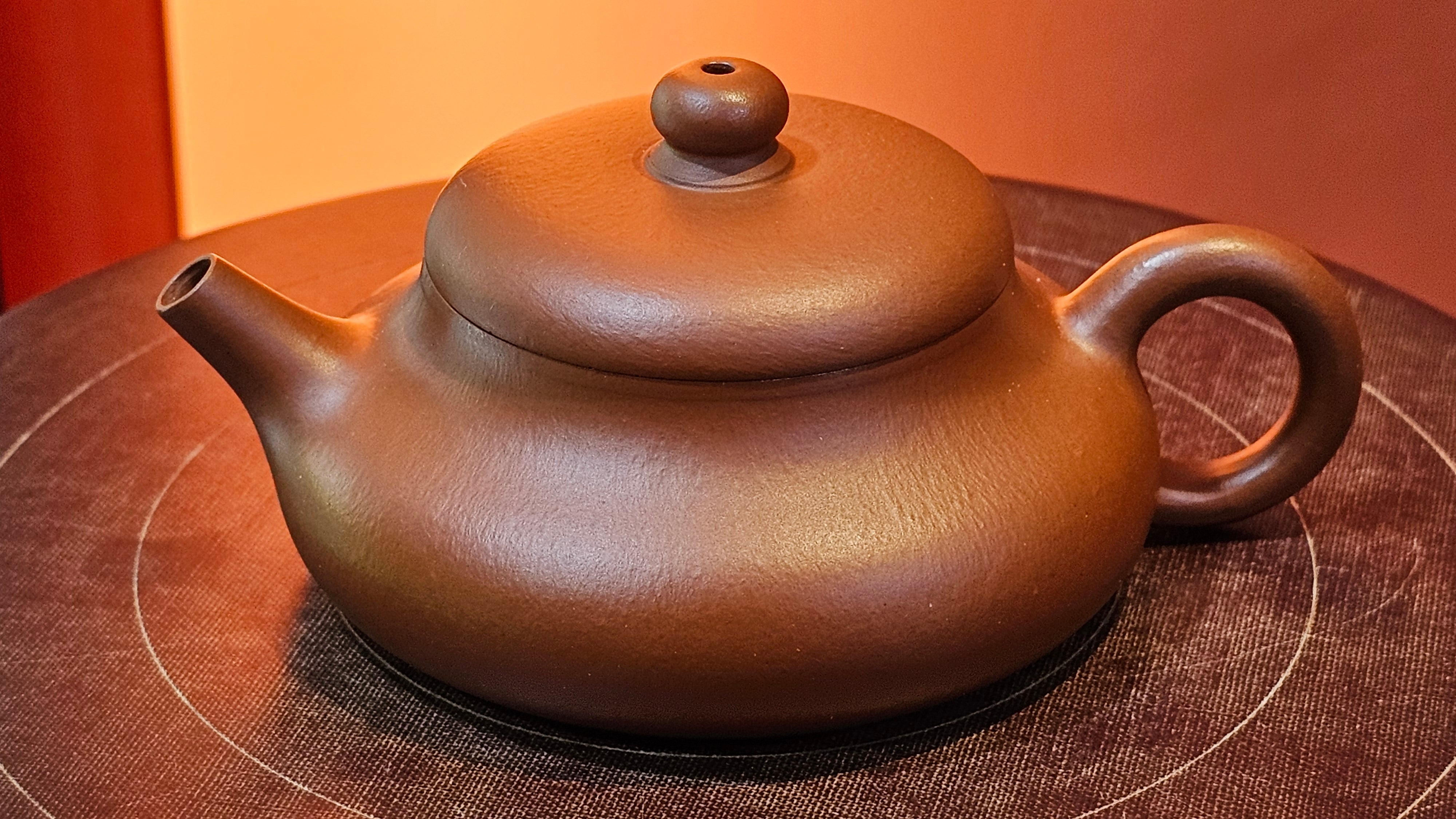 Jing Le 静乐 ~ "Quiet happiness", 79.8ml, Xiao Mei Yao Zhu Ni 小煤窑朱泥, by our Collaborative Craftsman Wang Xing 王兴 ~ Congratulations!to Mr J.T.! 1415hrs 1st Dec 2025, Fargo! ND!