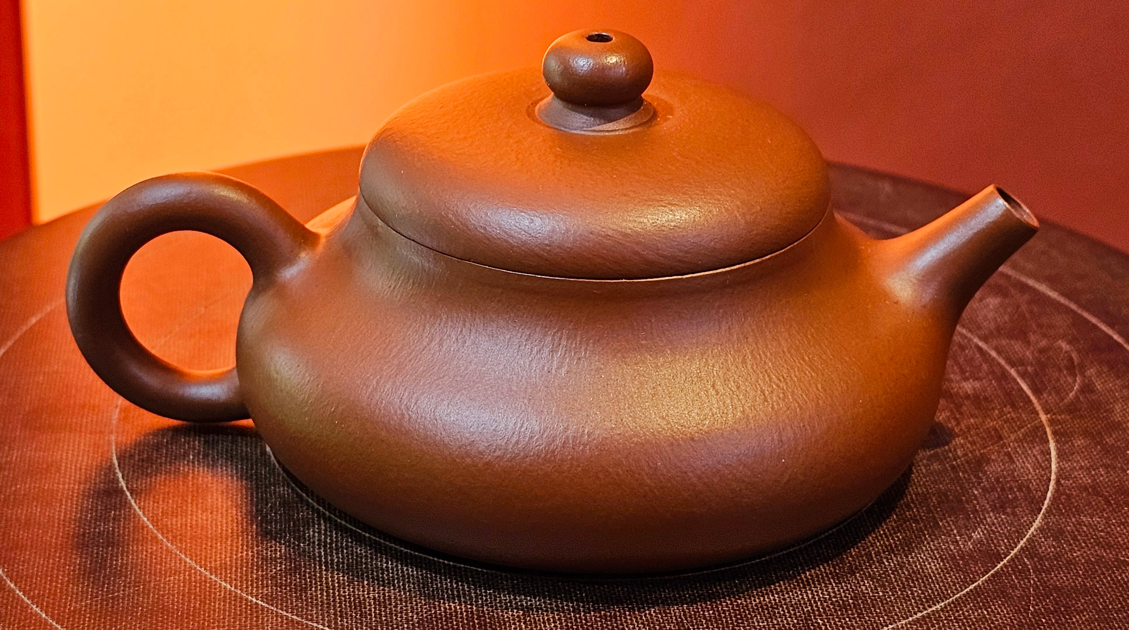 Jing Le 静乐 ~ "Quiet happiness", 79.8ml, Xiao Mei Yao Zhu Ni 小煤窑朱泥, by our Collaborative Craftsman Wang Xing 王兴 ~ Congratulations!to Mr J.T.! 1415hrs 1st Dec 2025, Fargo! ND!