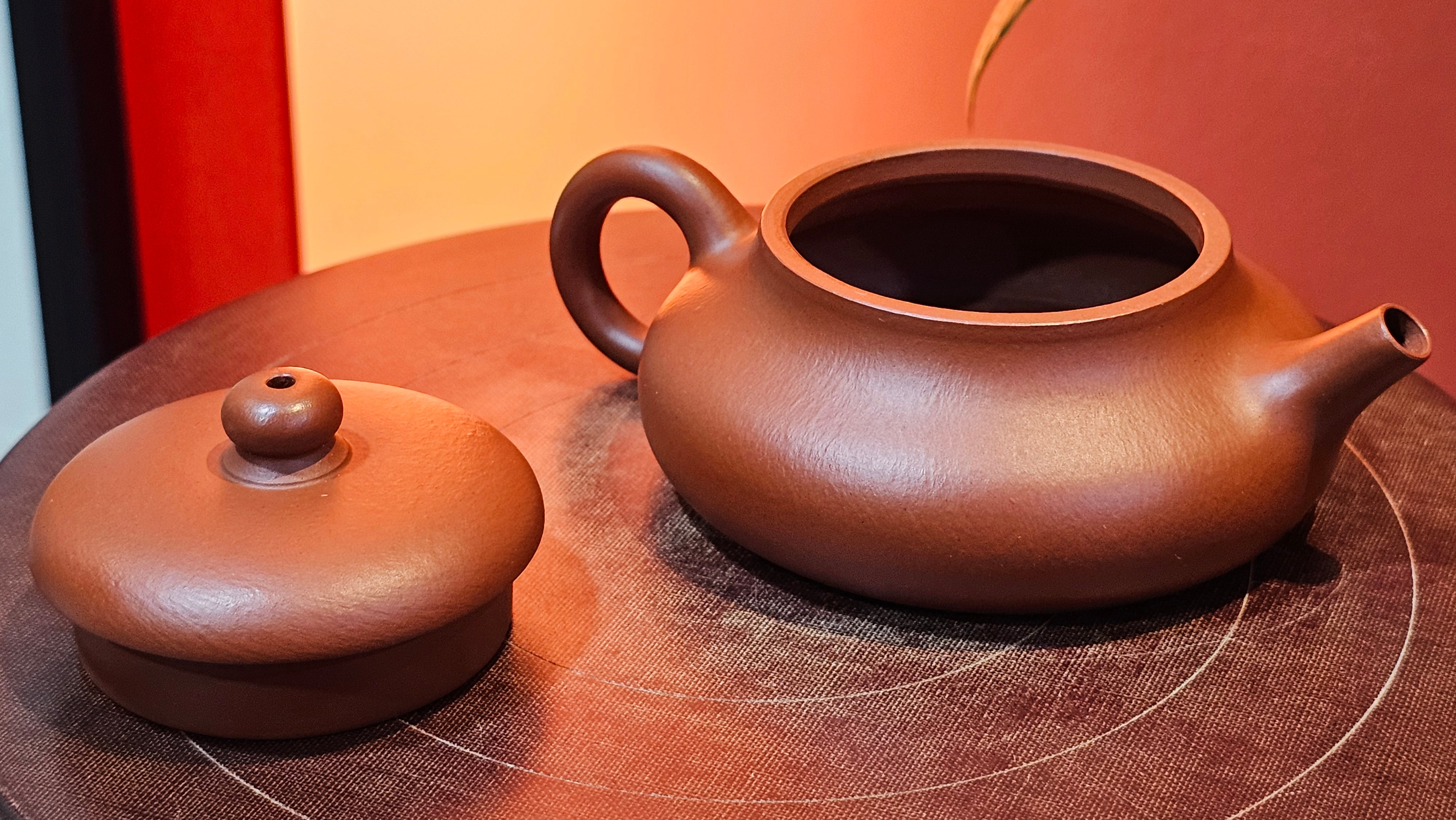 Jing Le 静乐 ~ "Quiet happiness", 79.8ml, Xiao Mei Yao Zhu Ni 小煤窑朱泥, by our Collaborative Craftsman Wang Xing 王兴 ~ Congratulations!to Mr J.T.! 1415hrs 1st Dec 2025, Fargo! ND!