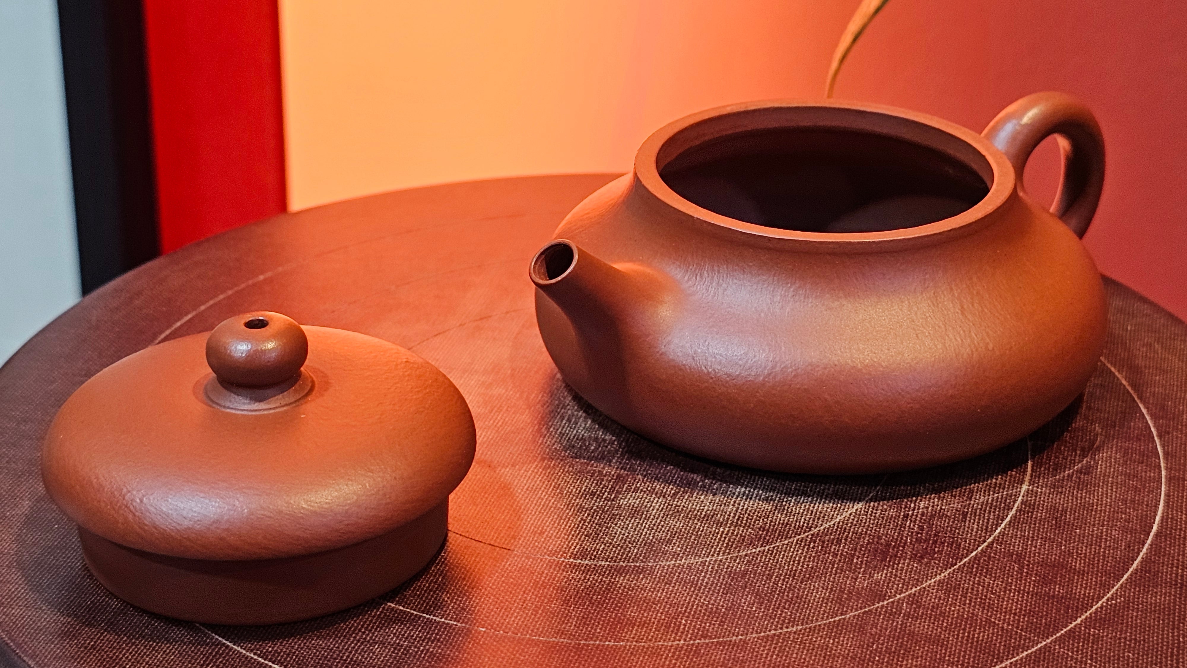 Jing Le 静乐 ~ "Quiet happiness", 79.8ml, Xiao Mei Yao Zhu Ni 小煤窑朱泥, by our Collaborative Craftsman Wang Xing 王兴 ~ Congratulations!to Mr J.T.! 1415hrs 1st Dec 2025, Fargo! ND!