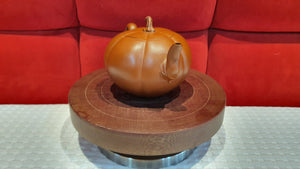 Nan Gua 南瓜, Rare and Difficult to Form, Thin-Walled XiaoMeiYao ZhuNi NanGua (Pumpkin) Ornate Pot, 稀有 薄胎 小煤窑朱泥 南瓜。