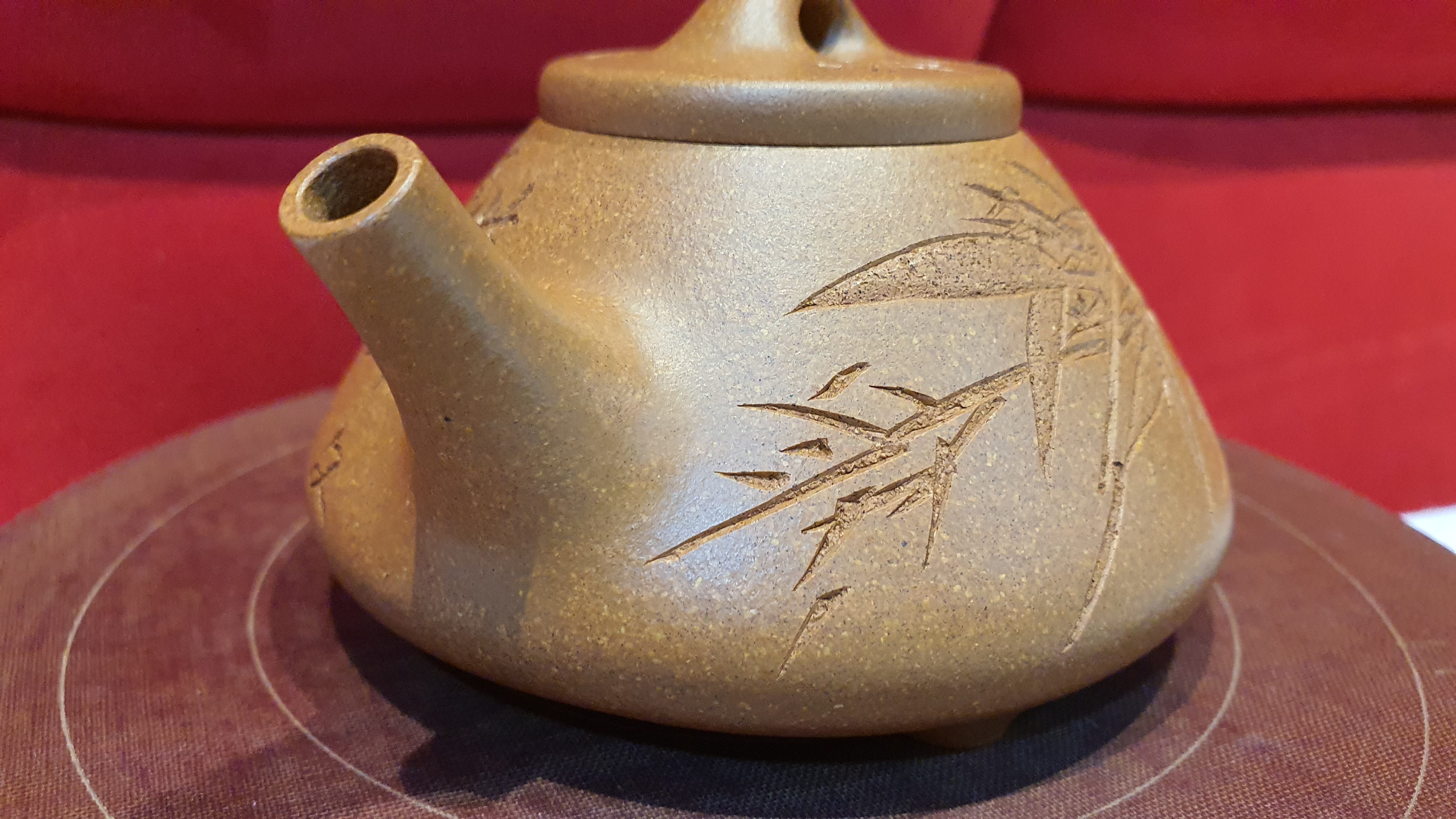 Zi Ye Shi Piao 子冶石瓢 with engraving 带刻绘, made of Lao Duan Ni 老段泥 200ml, by our collaborative Craftsman 史云峰。