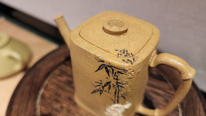 Delicate and Ornate, Bespoke: Zhi Zhu 知竹, 80ml. Duan Ni 段泥, by our Collaborative Craftsman Quan Shi Qiang 权世强。