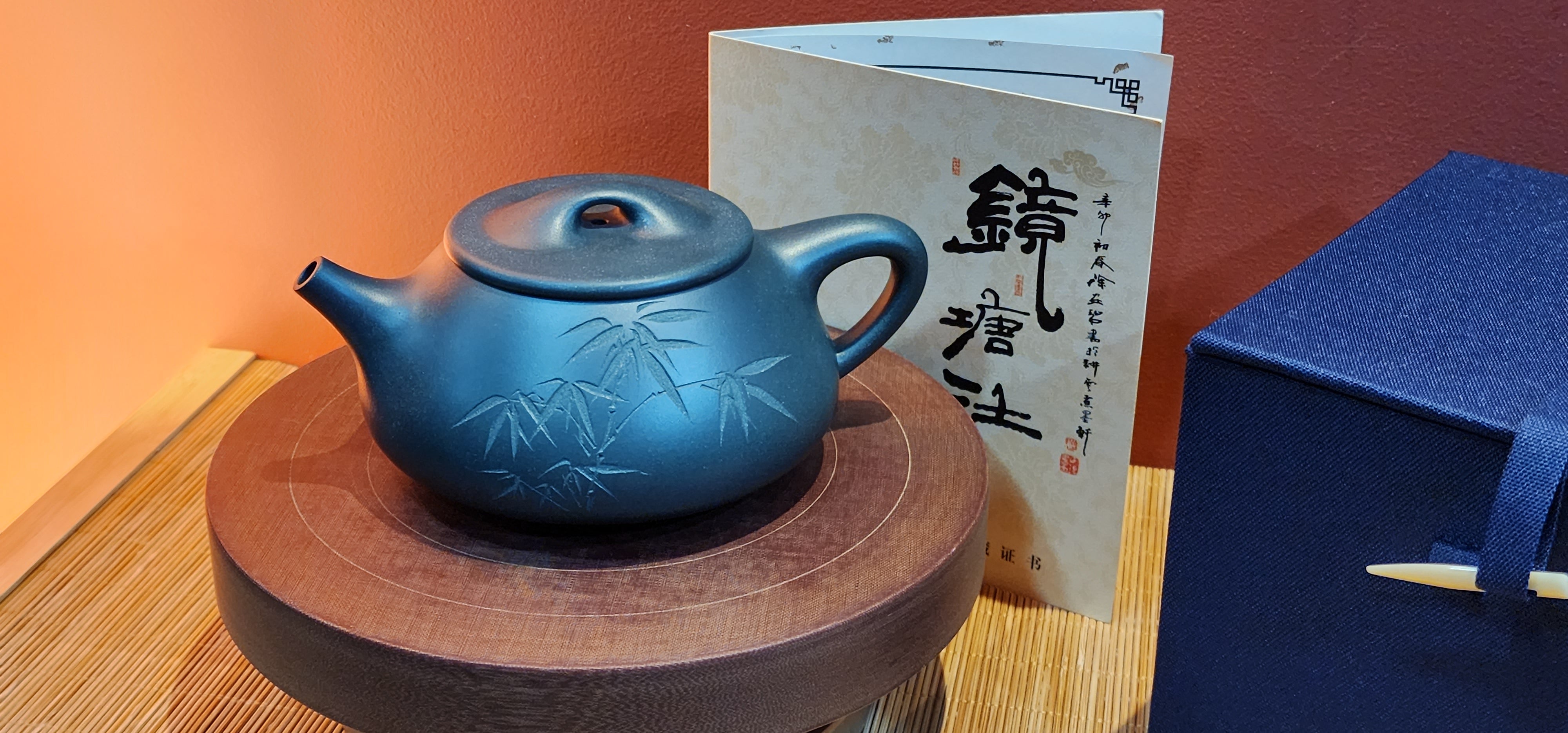 Special : Exquisite Ming Guo Lü Ni, JINGZHOU SHIPIAO Pot, 曹家 明国绿泥, 景舟石瓢款 made by L4 Assoc Master Artist Zhang Ke 助理工艺美术师, 张轲。- commissioned by our Singapore patron in November 2022