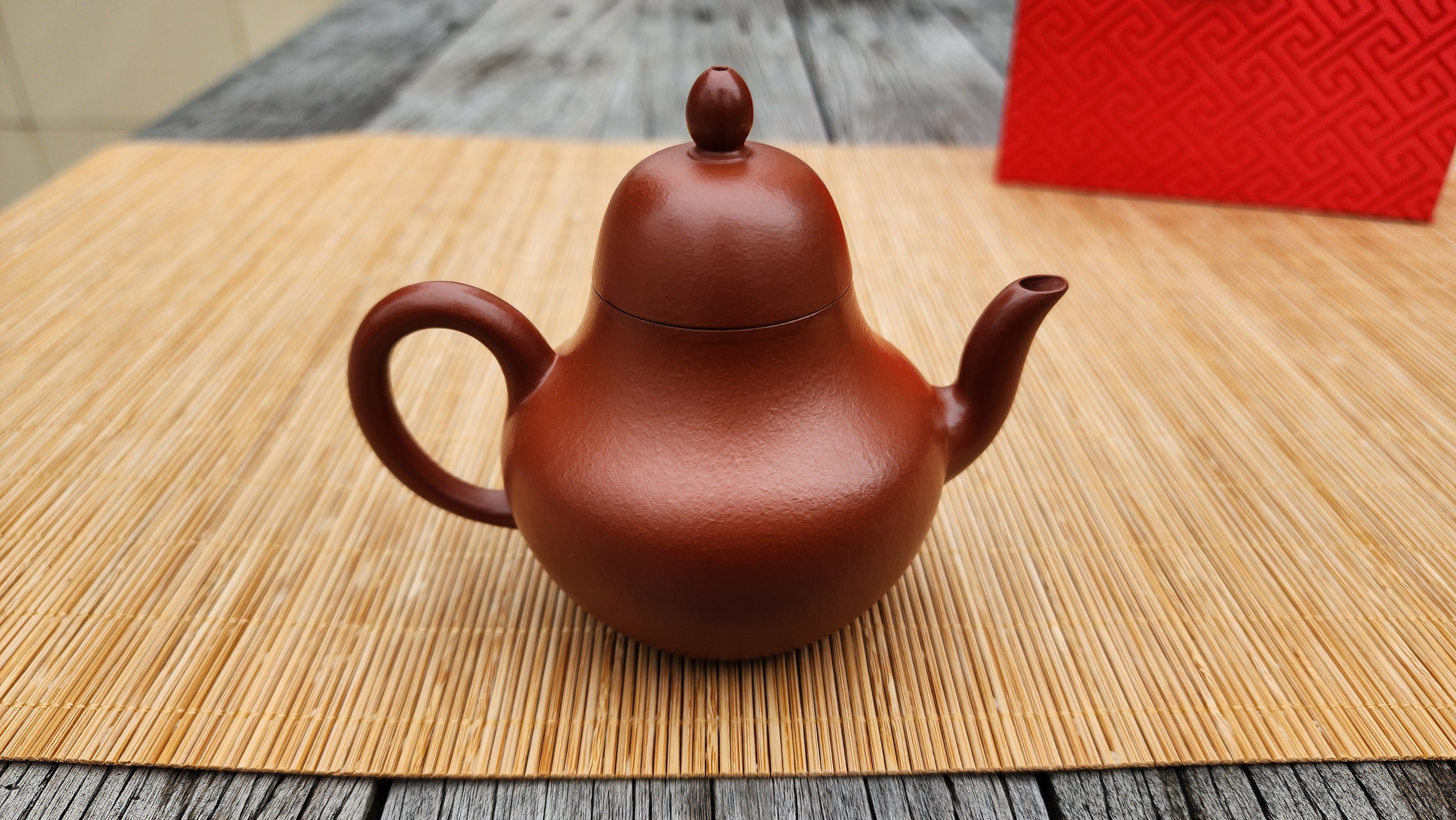 Si Ting 思亭, 136ml, XiaoMeiYao ZhuNi 小煤窑朱泥, by our collaborative Craftsman Zhao Xiao Wei 赵小卫。